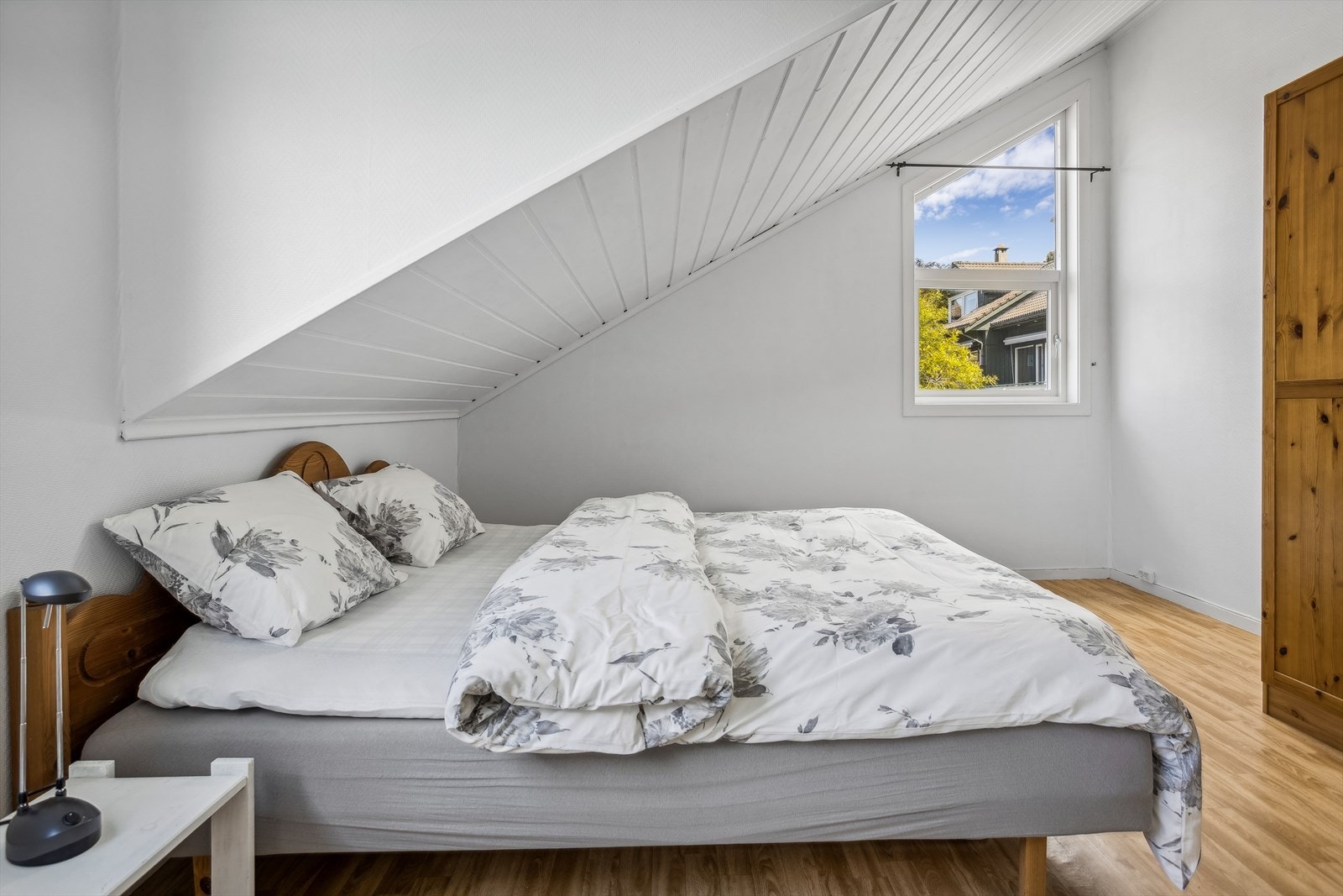 Soverom på loftet. Galleribilde