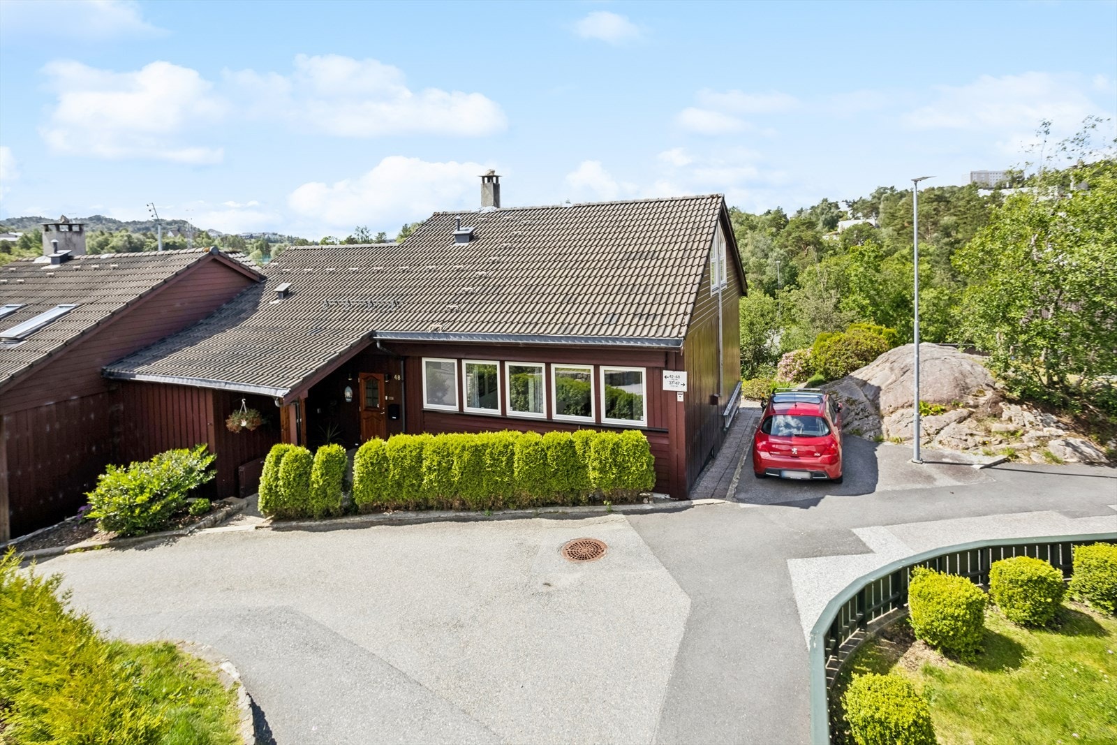 Et flott enderekkehus i et etablert boligområde. Galleribilde