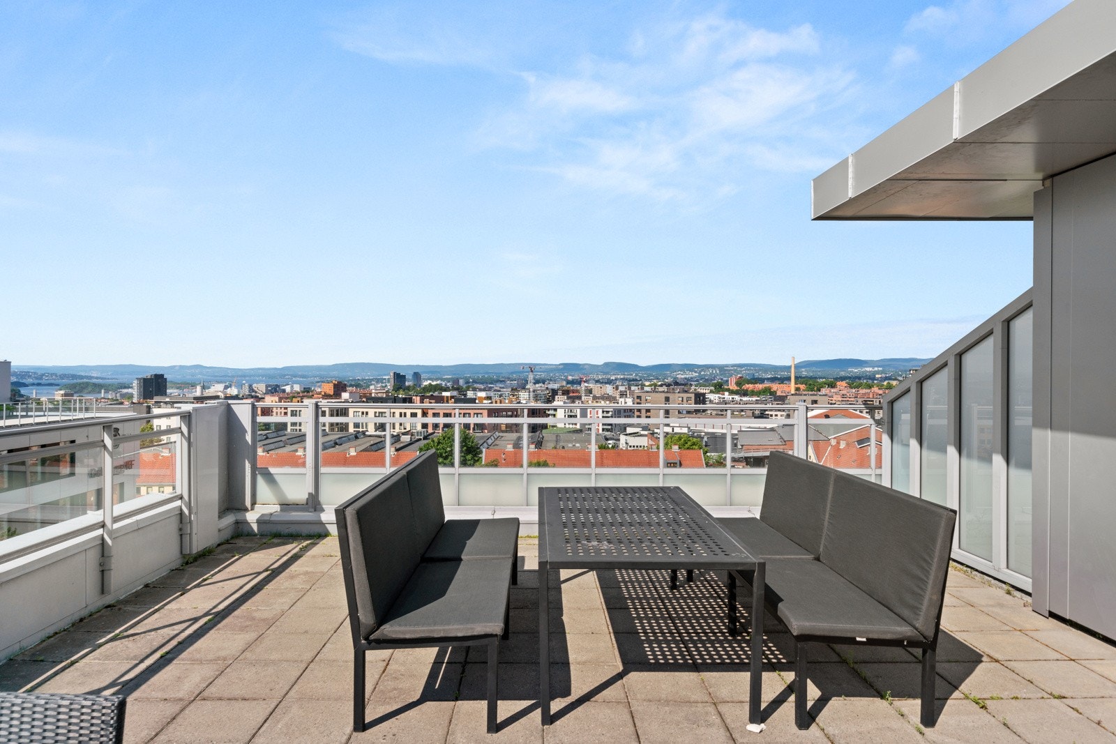 Felles takterrasse til disposisjon for andelseierne, med vidstrakt utsikt over Oslo Galleribilde