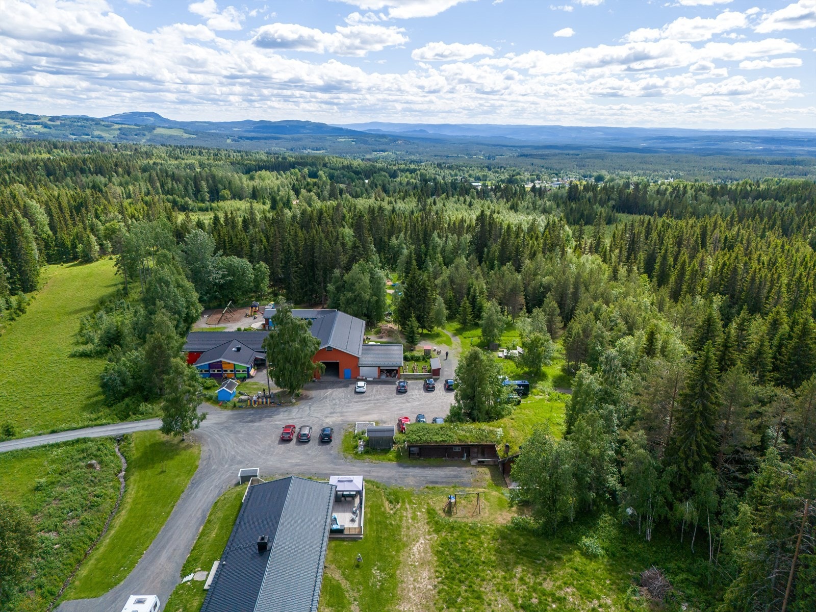 Fra eiendommen er det ikke langt til både Lisjøen og Bergesjøen. Galleribilde