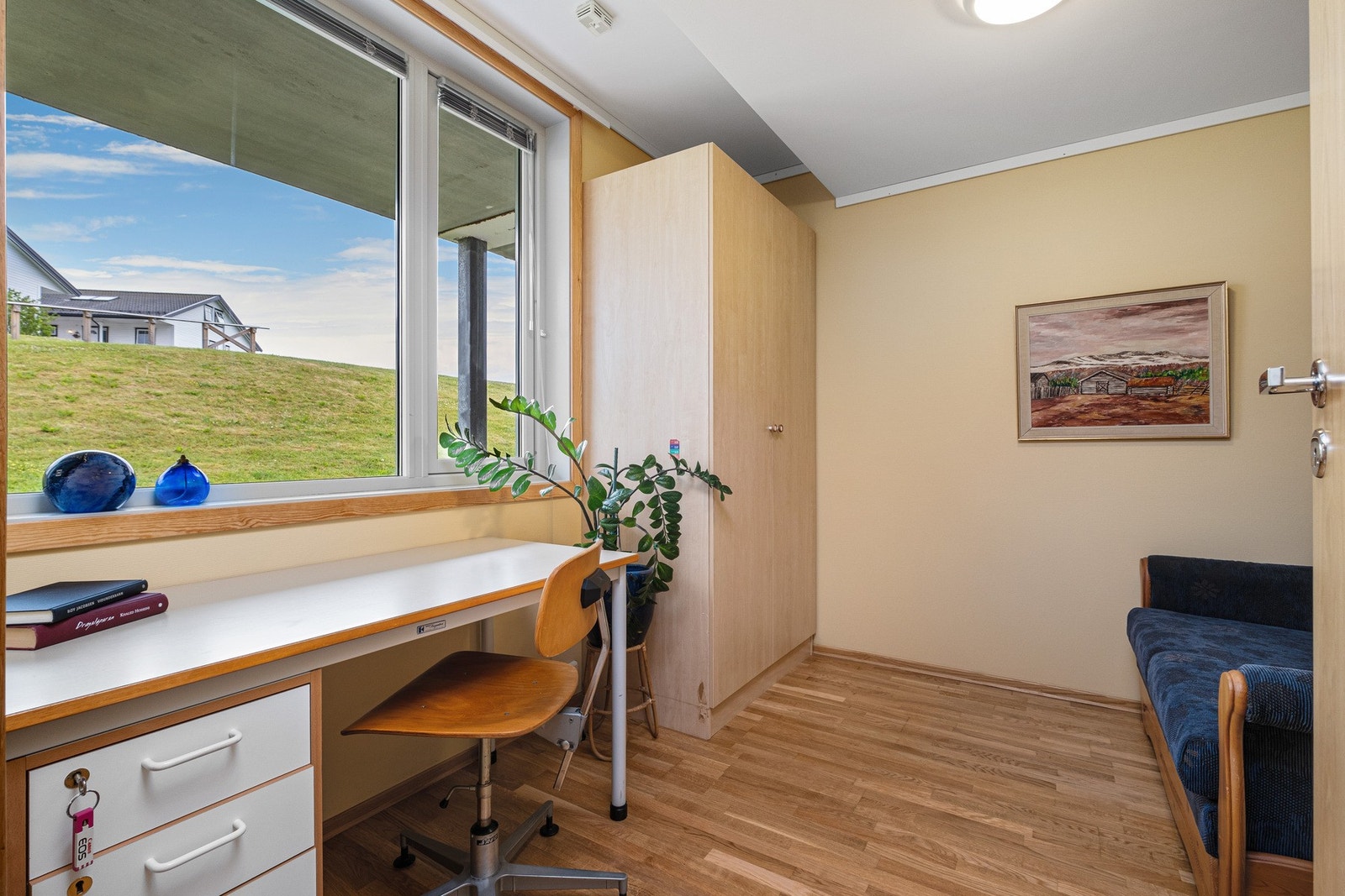 Soverom 2 er perfekt som gjesterom/kontor. Galleribilde