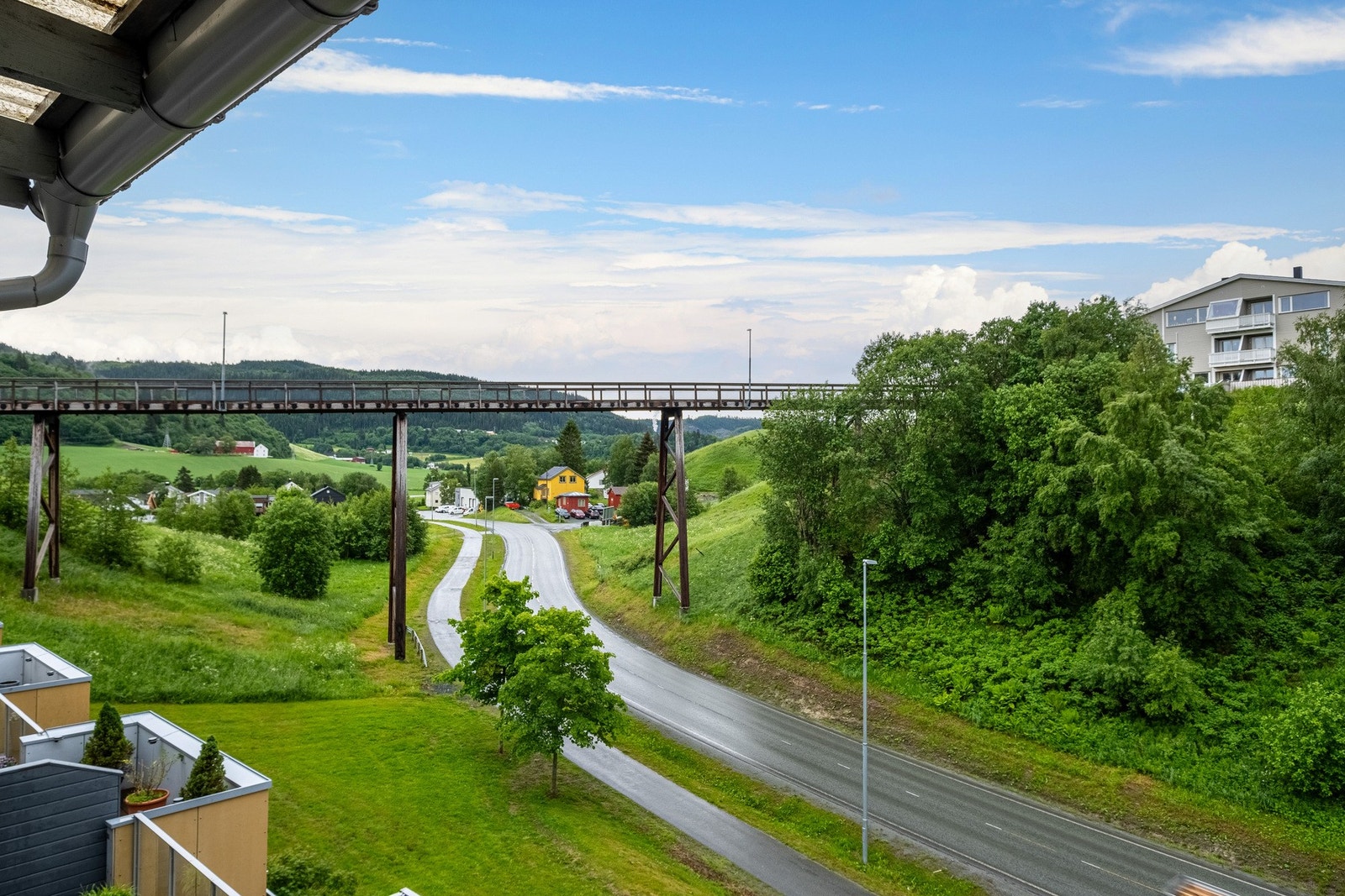 Leiligheten har en fin beliggenhet i feltet med god utsikt. Galleribilde