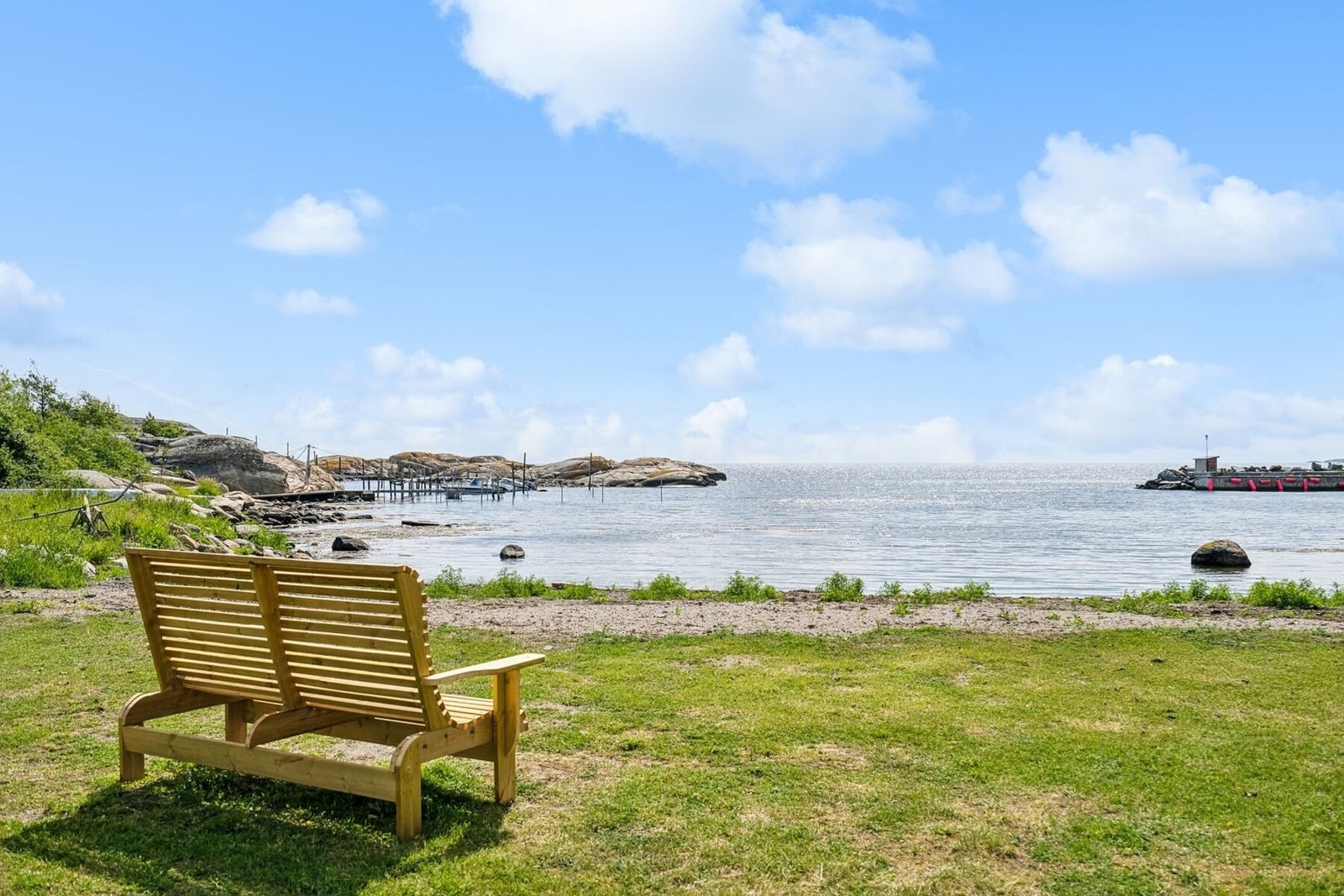 Fra stranden ved Sjørosen. Her går kyststien fra Nevlunghavn til Stavern Galleribilde