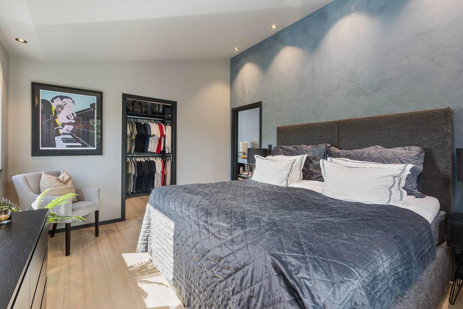 Soverom 3 med walk-in garderobe. Galleribilde