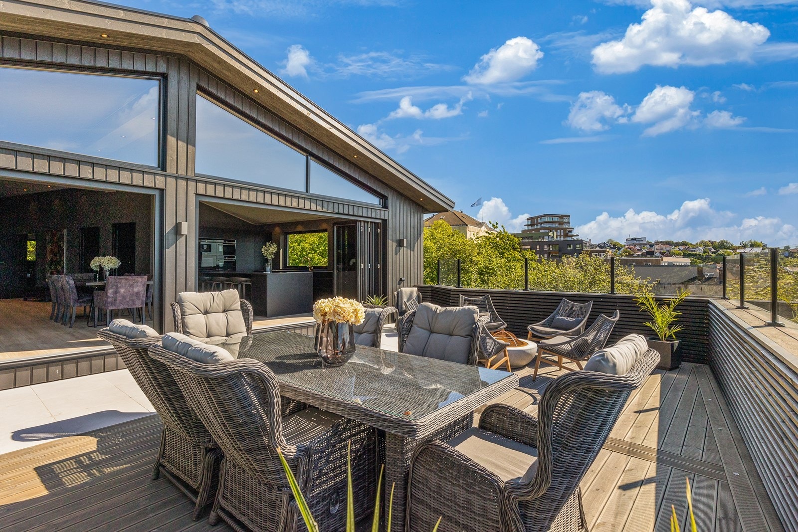 Mye plass til å invitere venner og familie over. Galleribilde