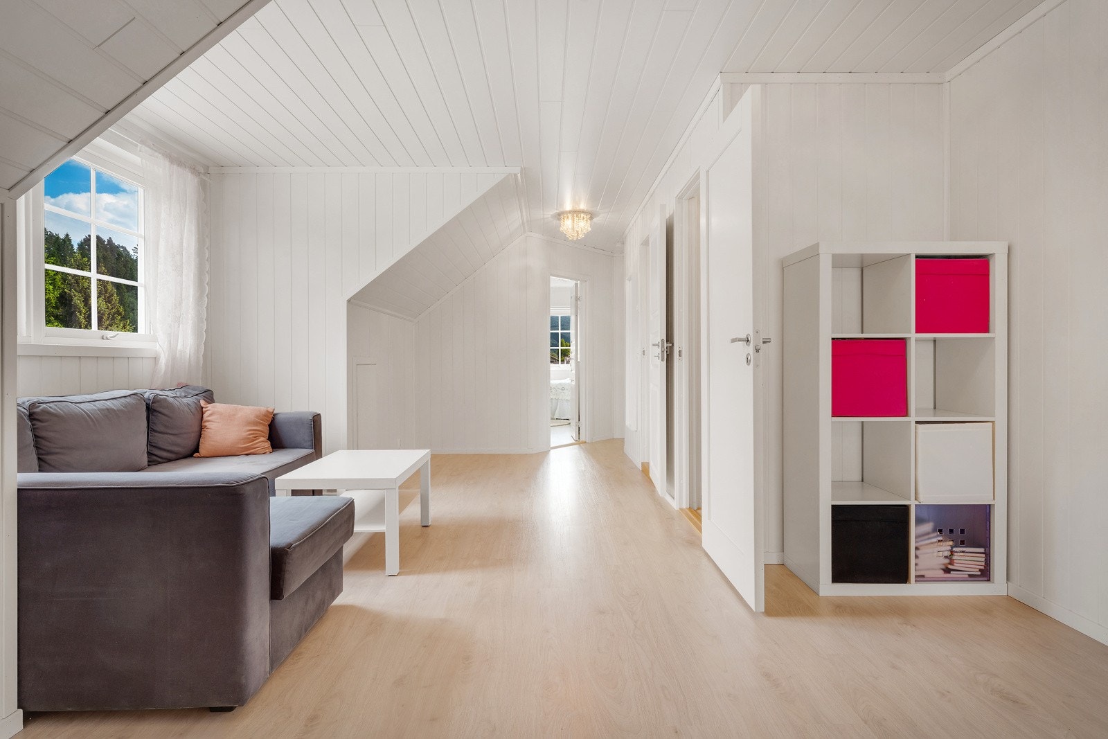 TV-stuen er et hyggelig rom som gir en avslappende atmosfære for underholdning og samvær. Galleribilde