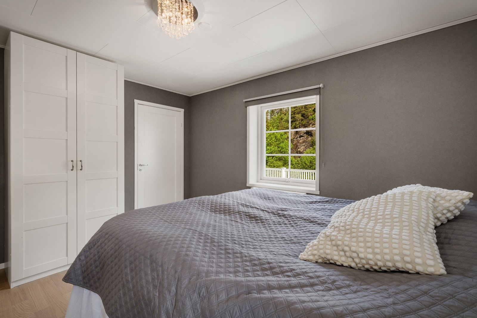 I første etasje er det 2 romslige soverom. Galleribilde