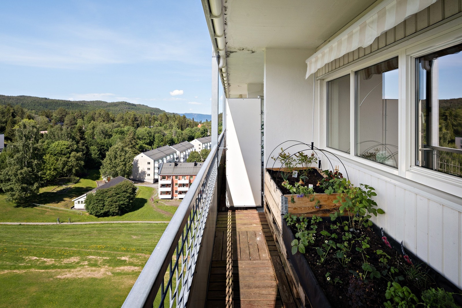 Flott balkong med gode sol- og utsiktsforhold. Galleribilde