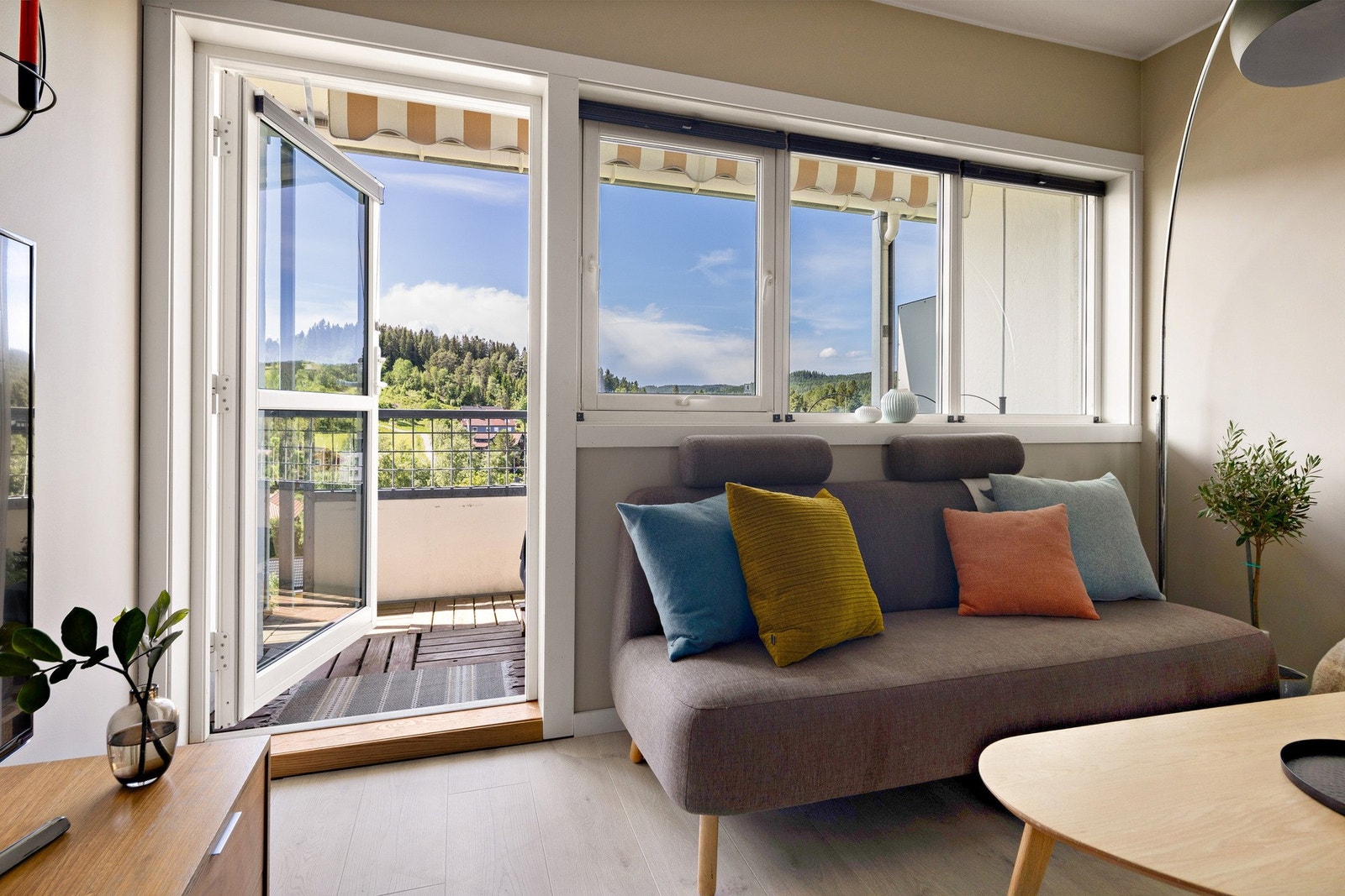 De fleste rom er nymalt og har nye gulv. Galleribilde