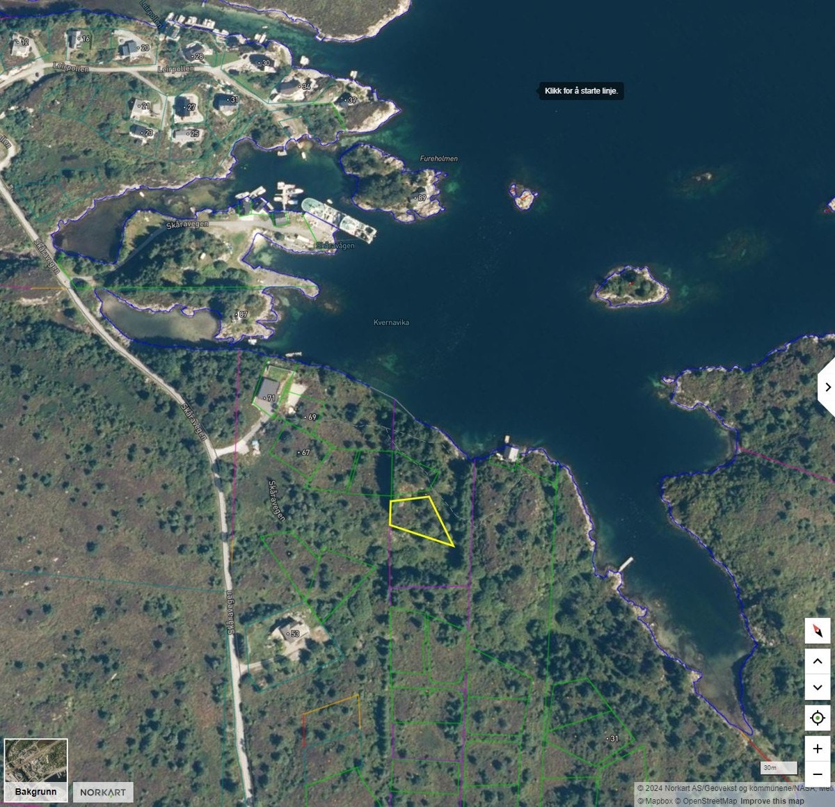 Utsikt over Hundvåkosen med sine vakre holmer og skjær og fjellene i Rosendal og Folgefonna som bakgrunn. Galleribilde