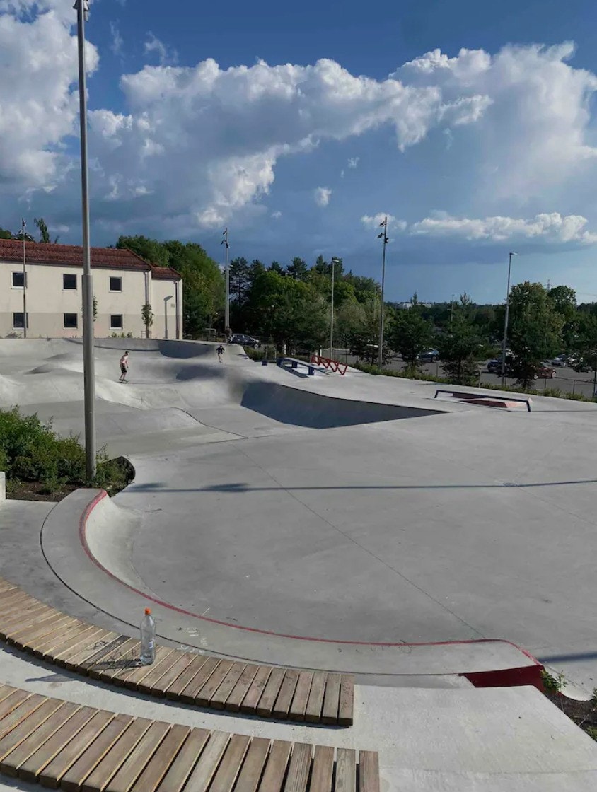 Skatebane og sykkelbane for de minste Galleribilde