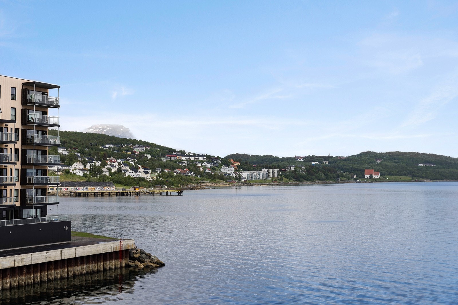 ... her ut mot Trondenes kirke i bakgrunnen Galleribilde
