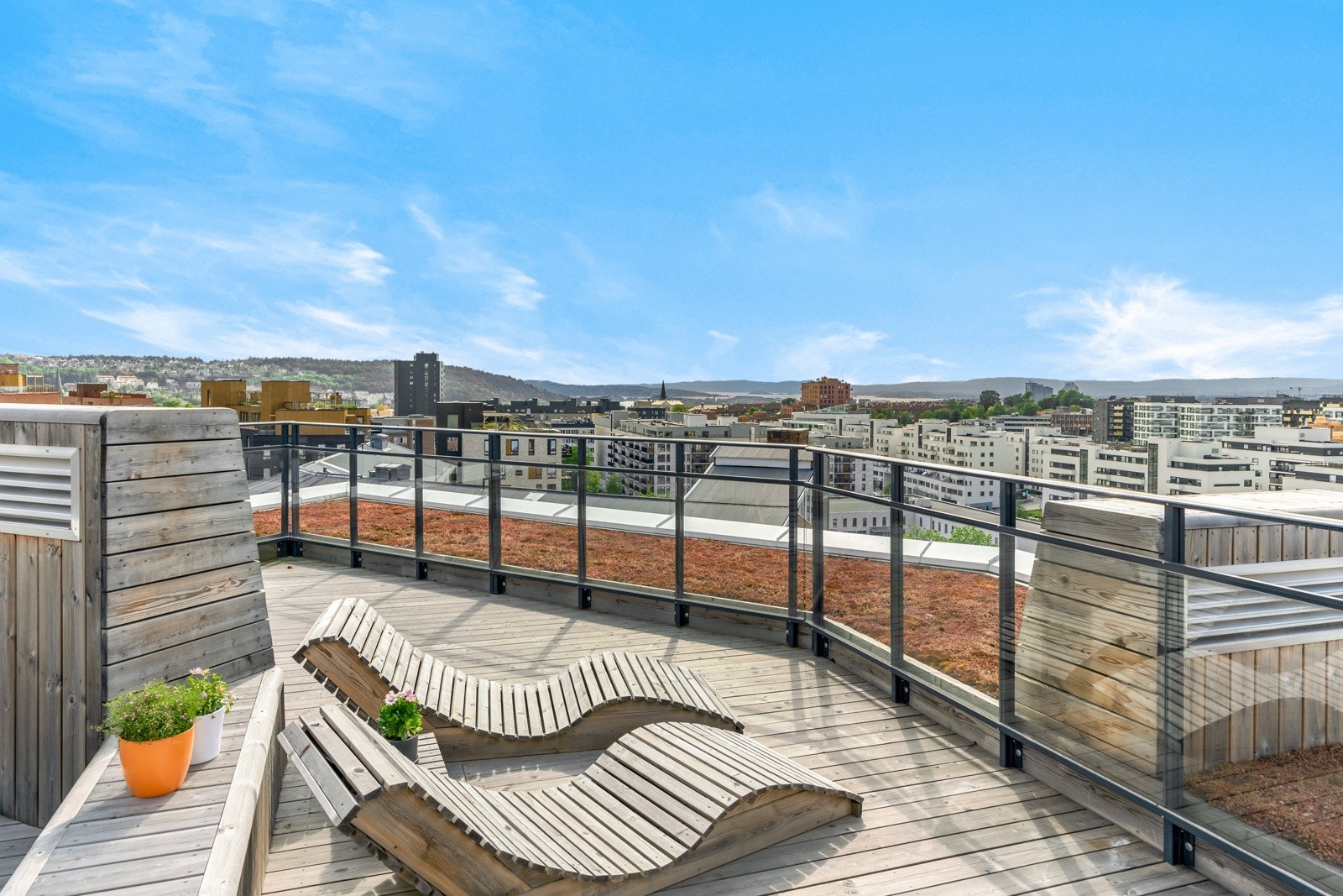 Felles takterrasse med optimale solforhold og nydelig utsikt Galleribilde