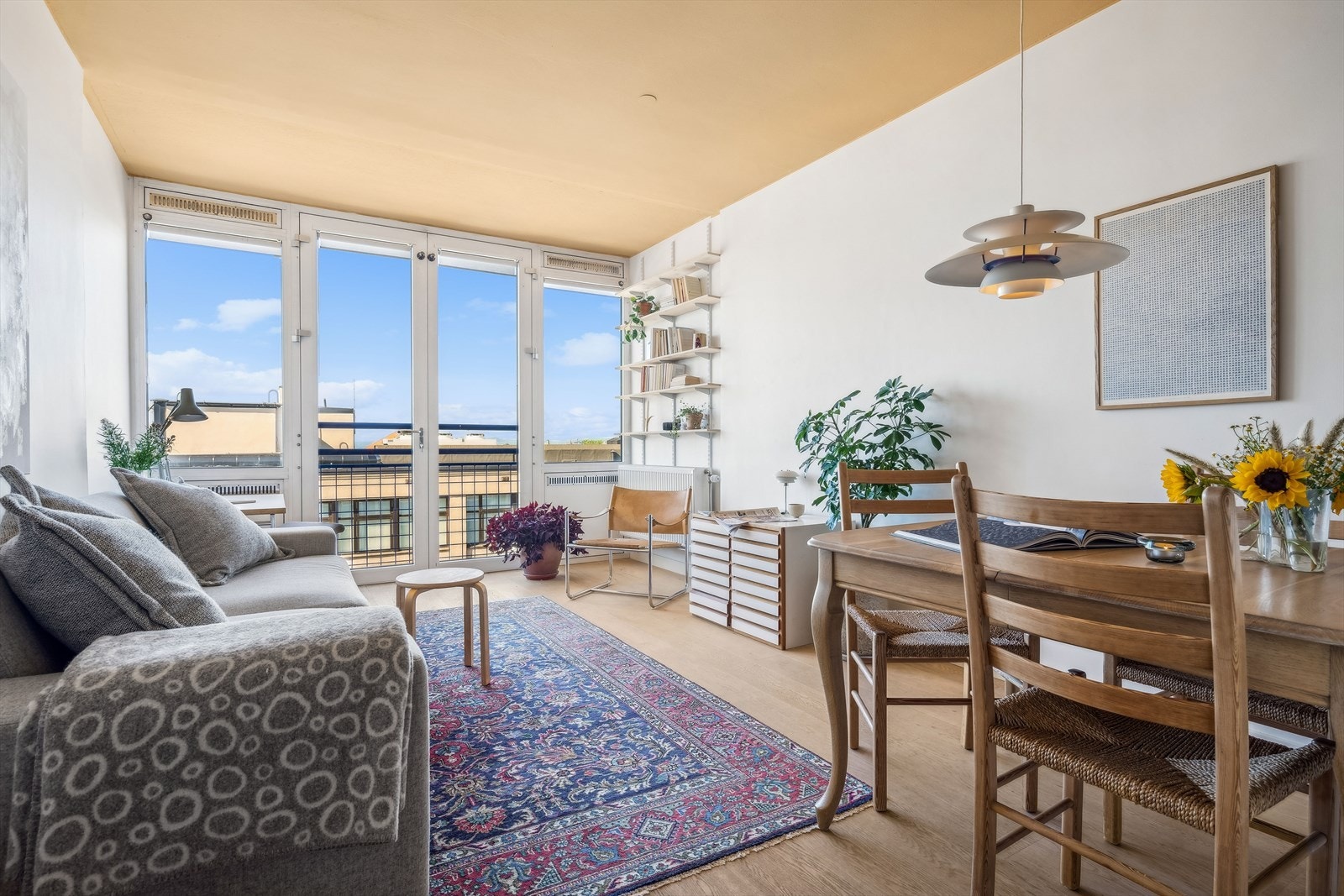 Ali Aftab Inayat v/DNB Eiendom har gleden av å presentere denne fantastiske toppleiligheten i Dælenenggata 3A! Galleribilde