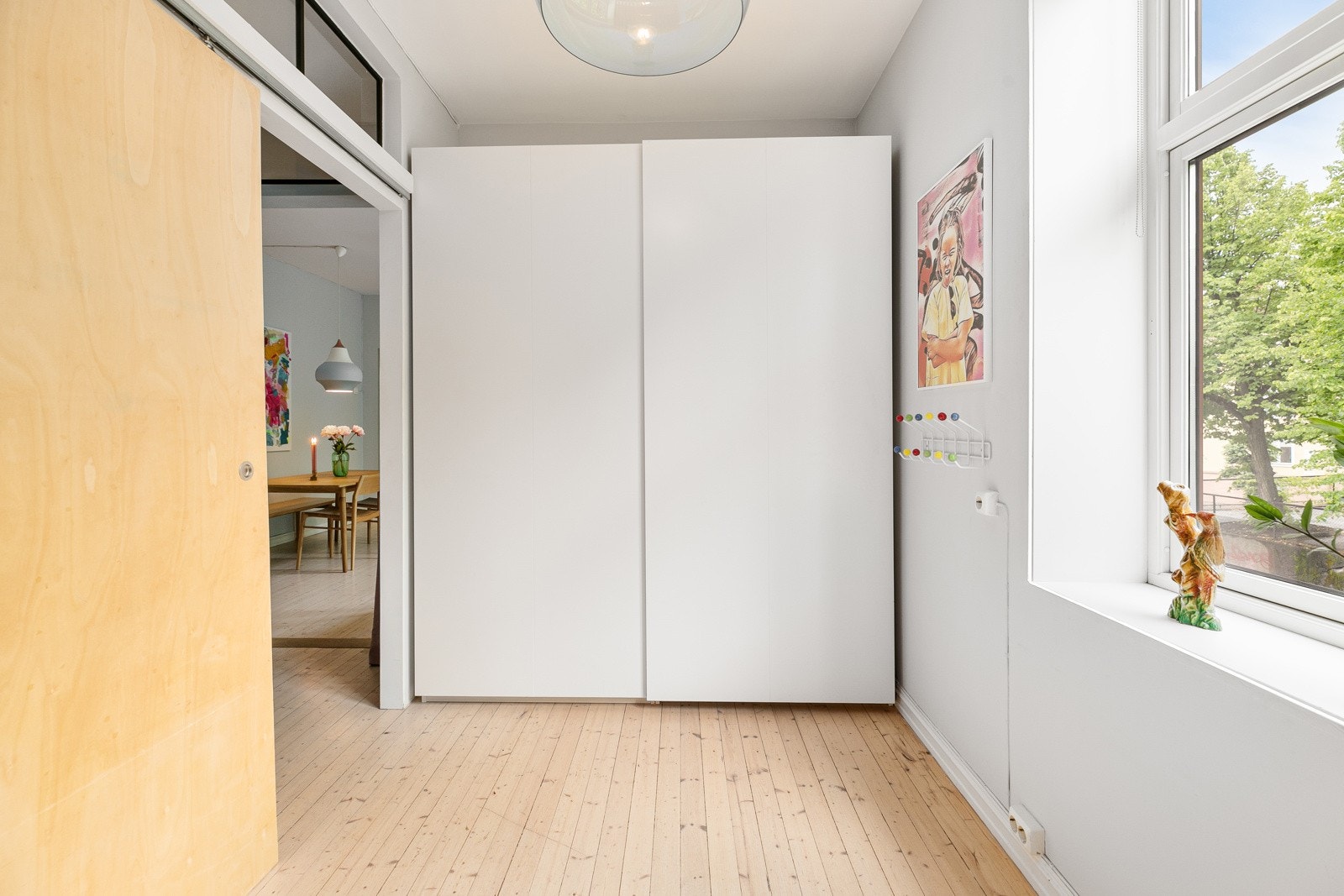 Oppbevaring i garderobeskap Galleribilde