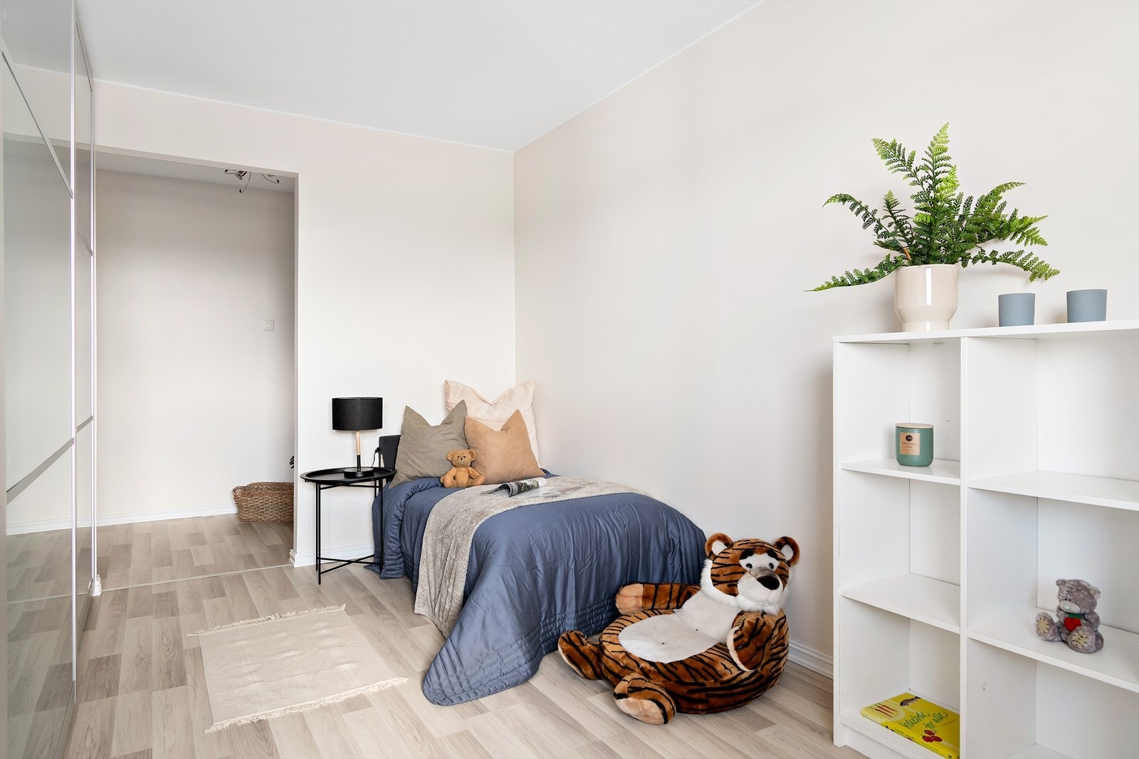 Soverom tre er også av god størrelse. Perfekt som barnerom, gjesterom eller kontor. Galleribilde