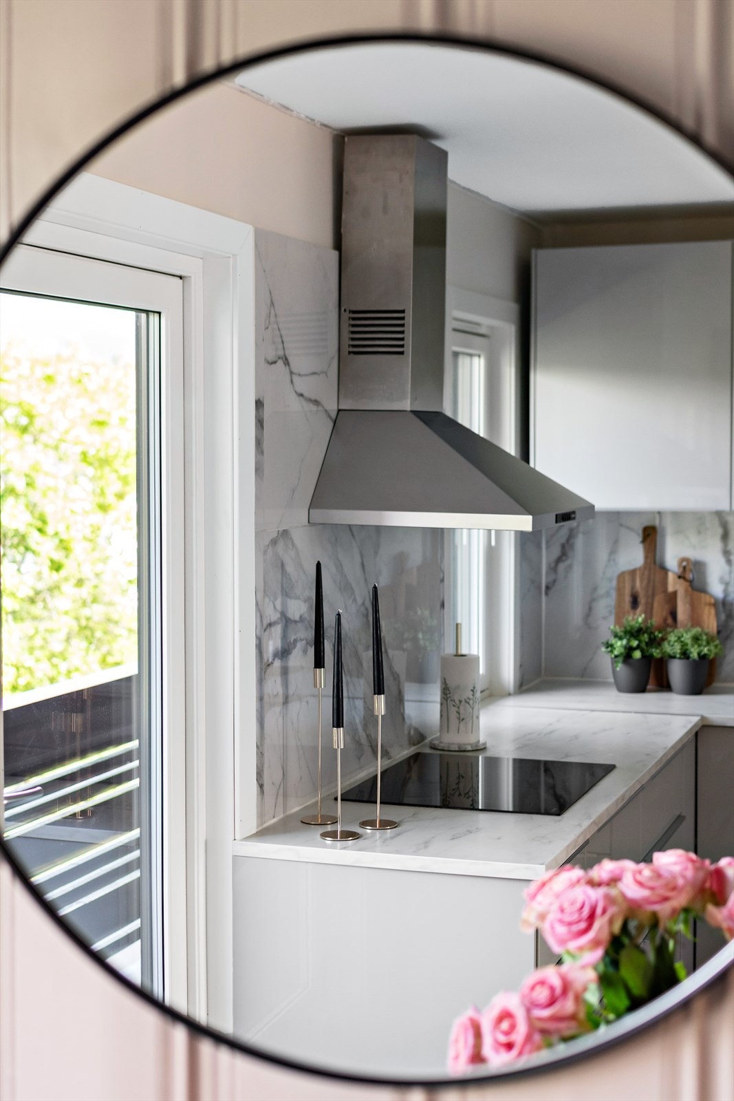 Hele leiligheten bærer preg av moderne standard og tidsriktige fargevalg. Galleribilde