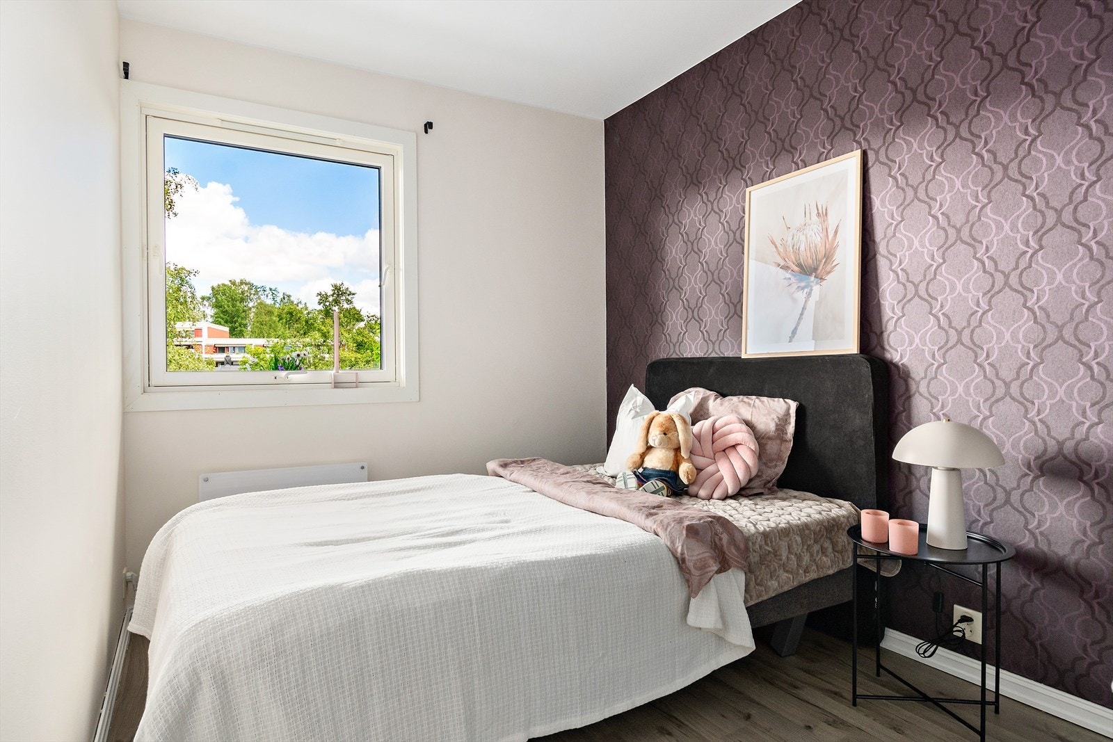 Soverom to er også av god størrelse. Perfekt som barnerom. Galleribilde