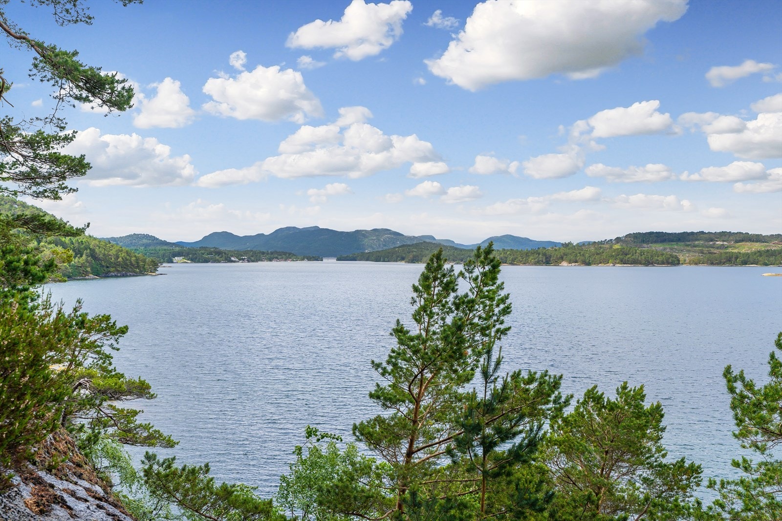 Utsikt mot Kvalvåg, Idsal og Idse Galleribilde