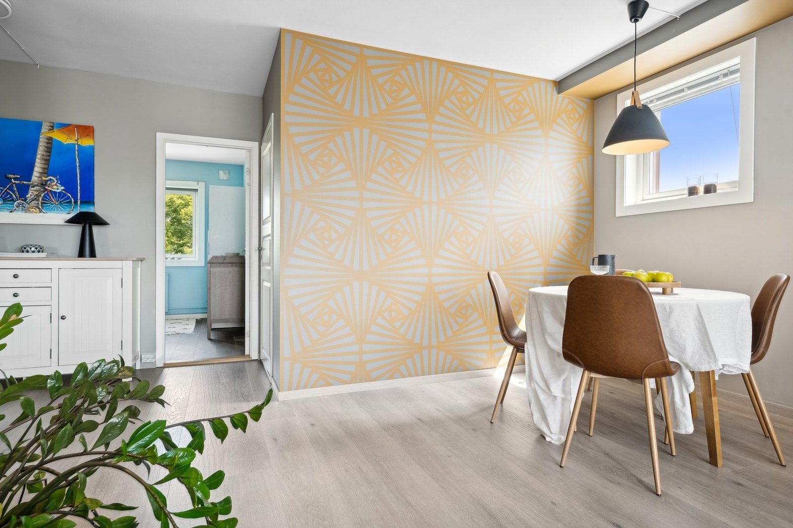 Leiligheten har attraktiv beliggenhet i et veldrevet borettslag på populære Disen Galleribilde