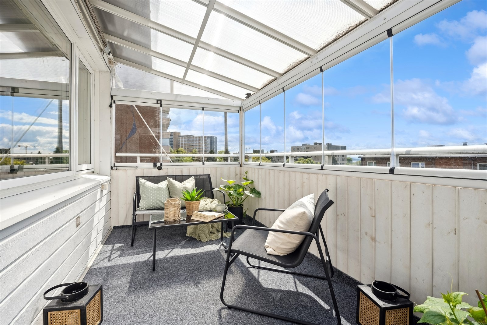 Her kan man nyte flott utsikt, samt fantastiske solforhold fra midt på dagen til sent utpå kveldstid Galleribilde