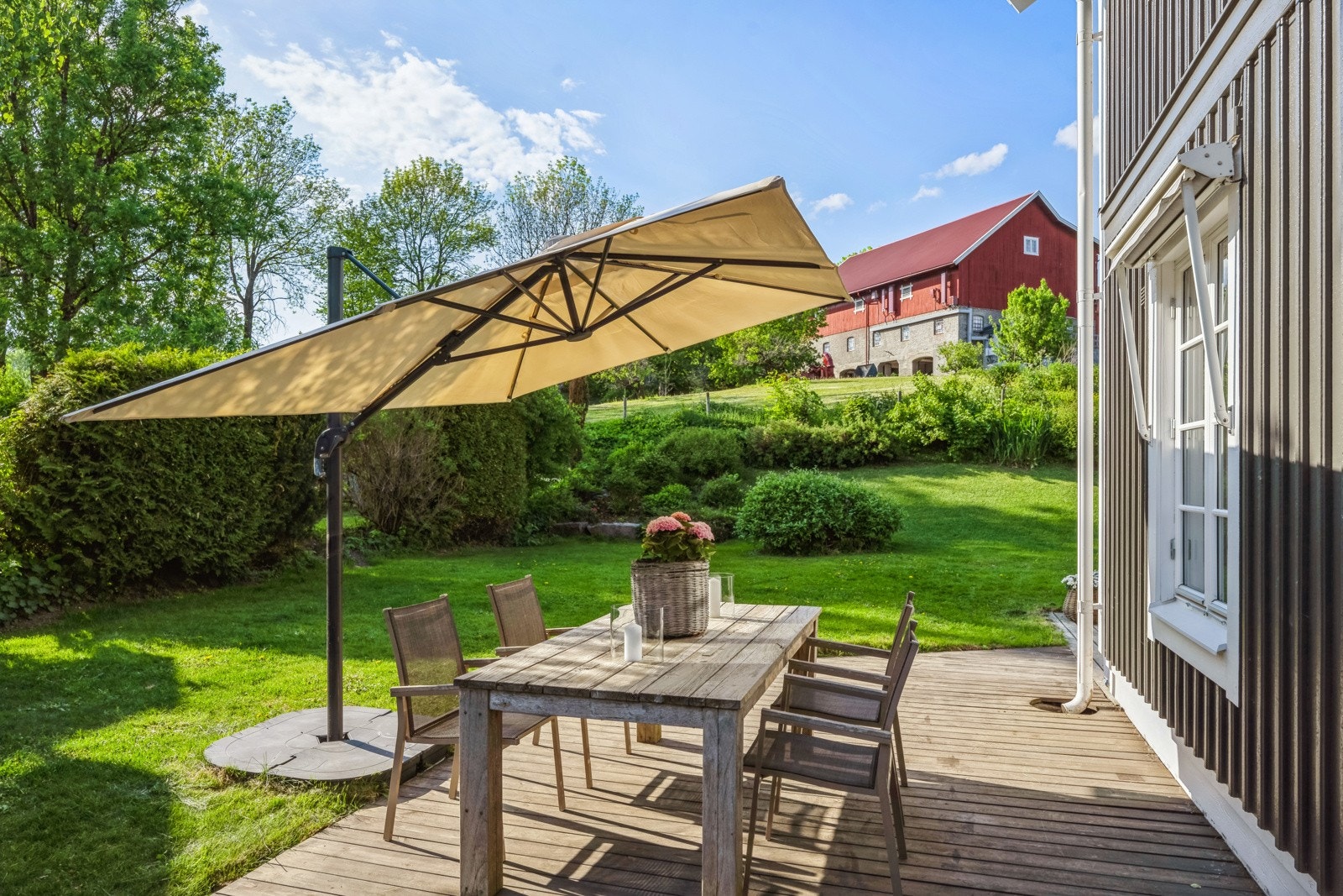 Tilbaketrukket og skjermet beliggenhet i landlige og idylliske omgivelser Galleribilde