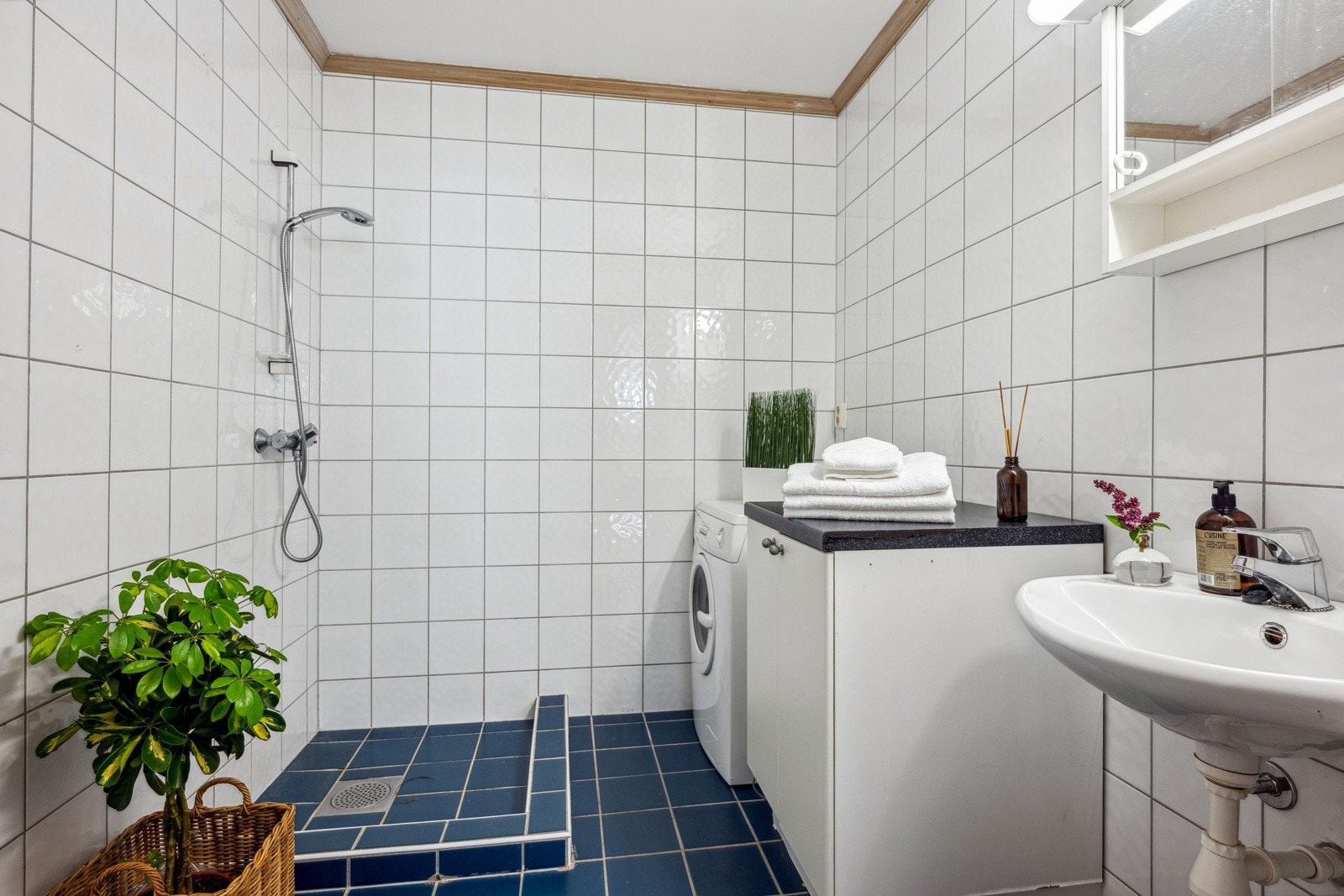 Bad med opplegg til vaskemaskin Galleribilde