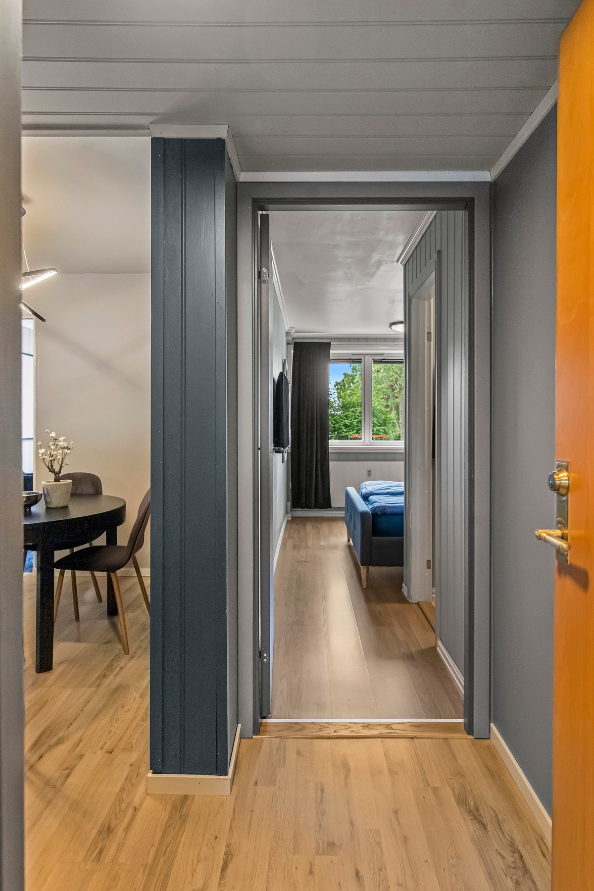 Fra gangen/spisestuen har du tilgang til soverom nummer 2. Galleribilde