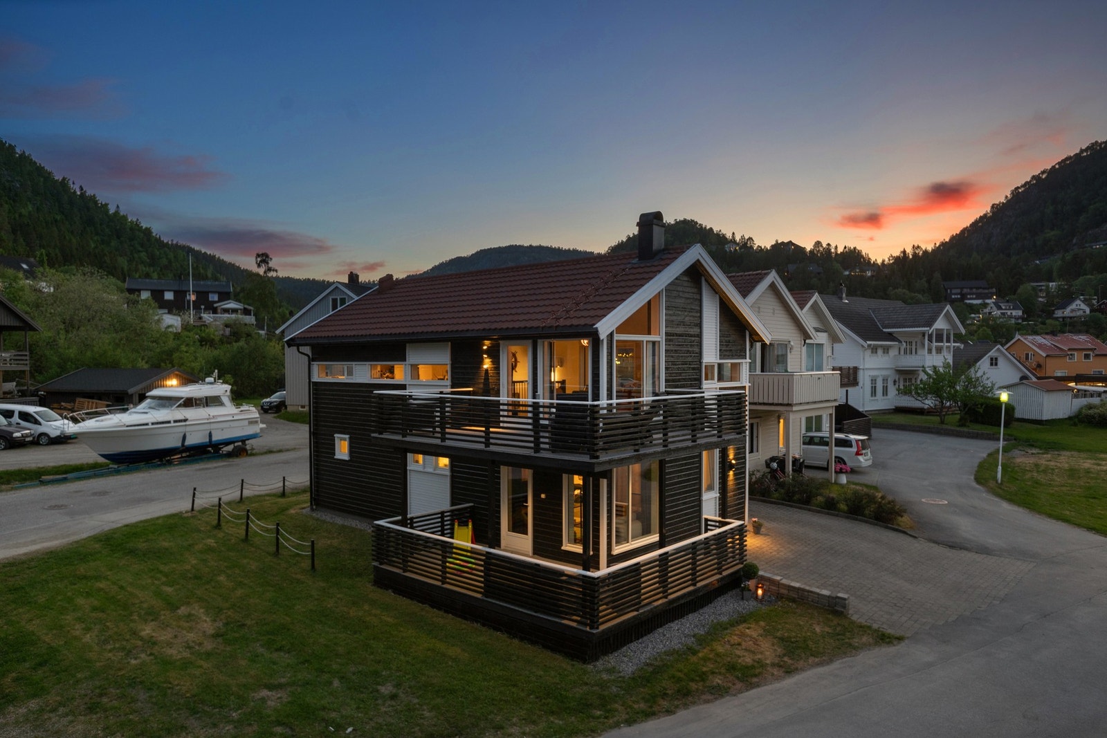 Velkommen til visning av Almenningen 32! Galleribilde