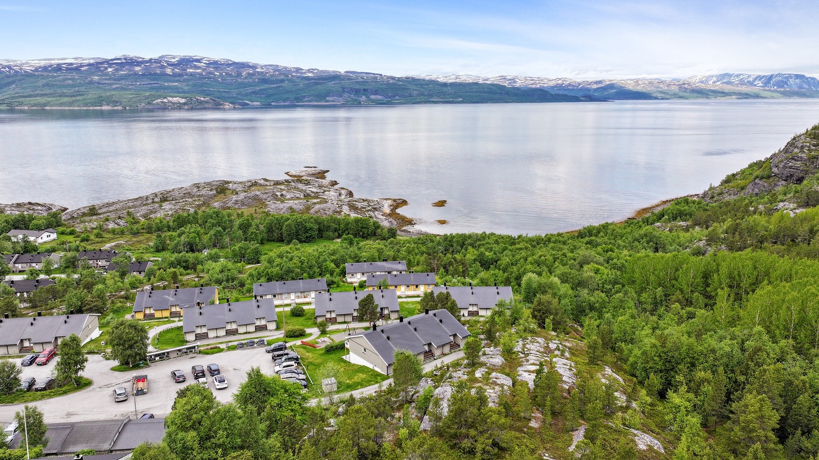 Borettslaget ligger naturskjønt til i Tollevika Galleribilde