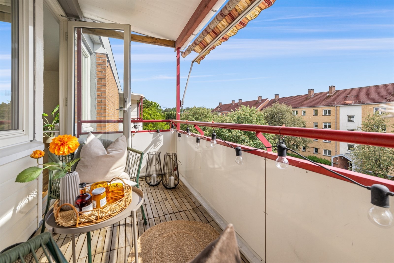 Fra stue er det utgang til en herlig, sydvestvendt balkong på ca. 4,5 kvm Galleribilde