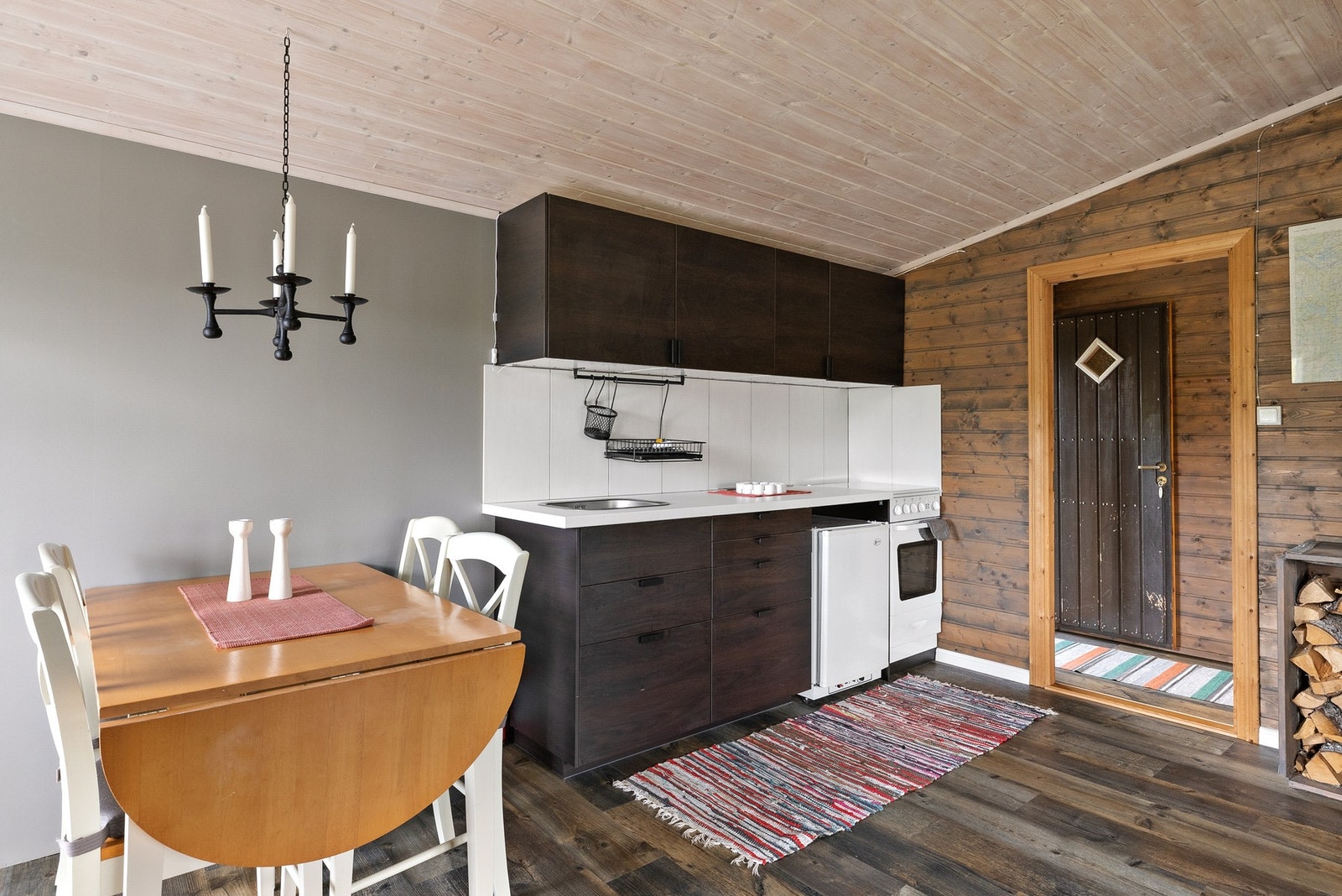 Oppvarming med vedfyring og gassovn Galleribilde