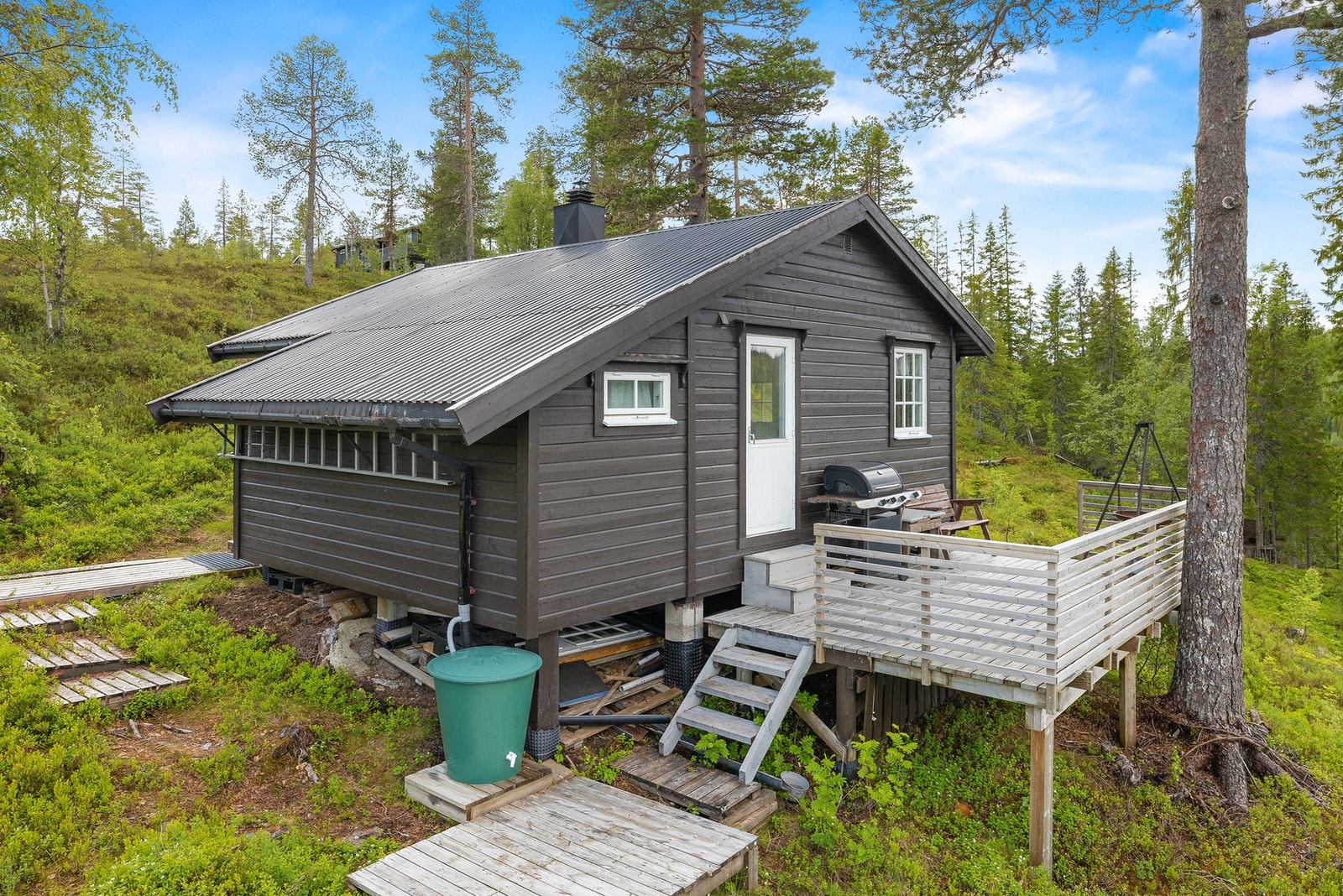 Hytta ligger i et mindre hytteområde bestående av 7 hytter Galleribilde