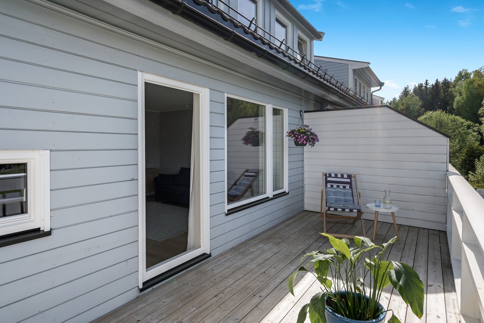 Her er det plass for sittegruppe og grill. Galleribilde