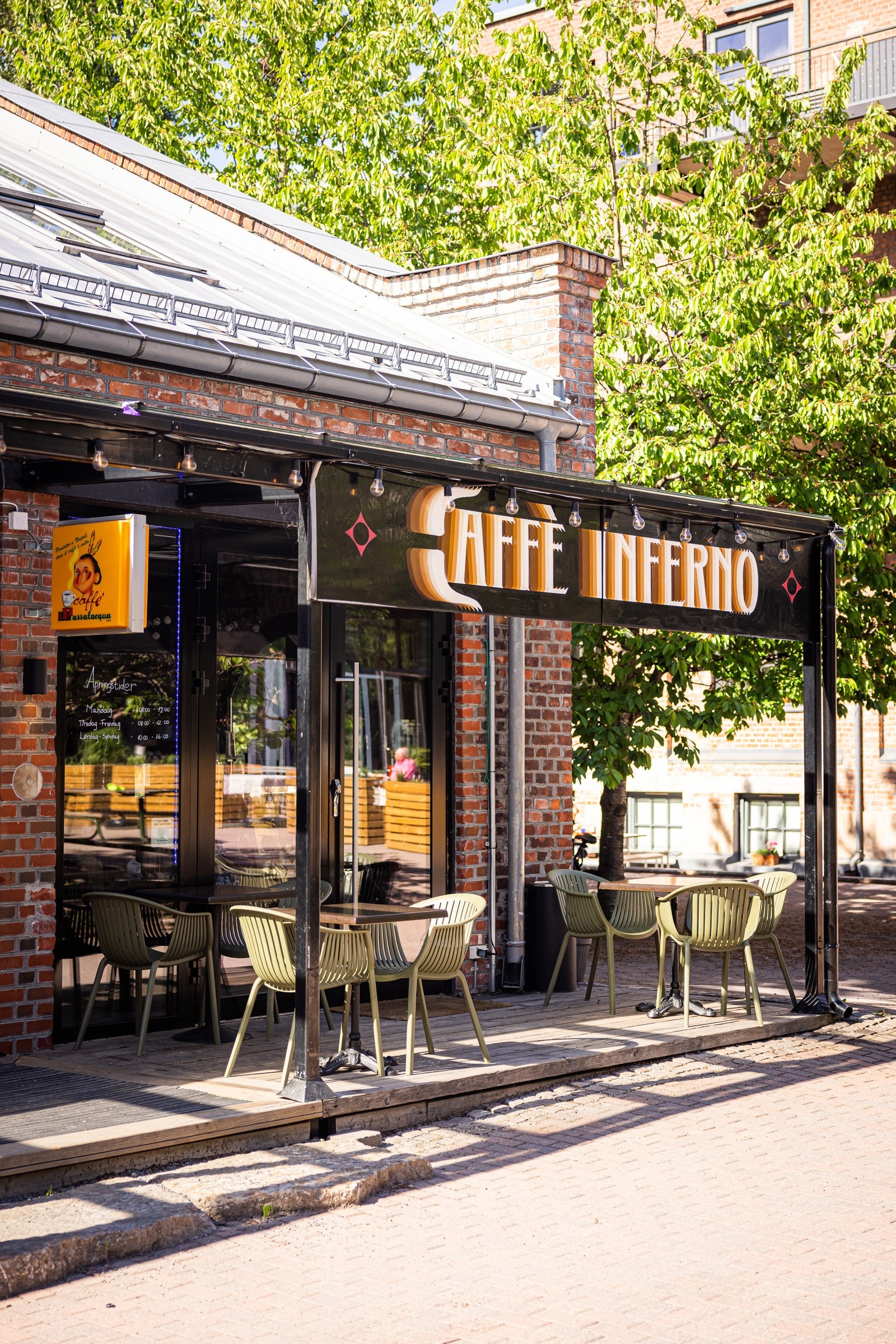 Ved siden av villa paradiso, finner du også den koslige caféen Café Inferno. Galleribilde