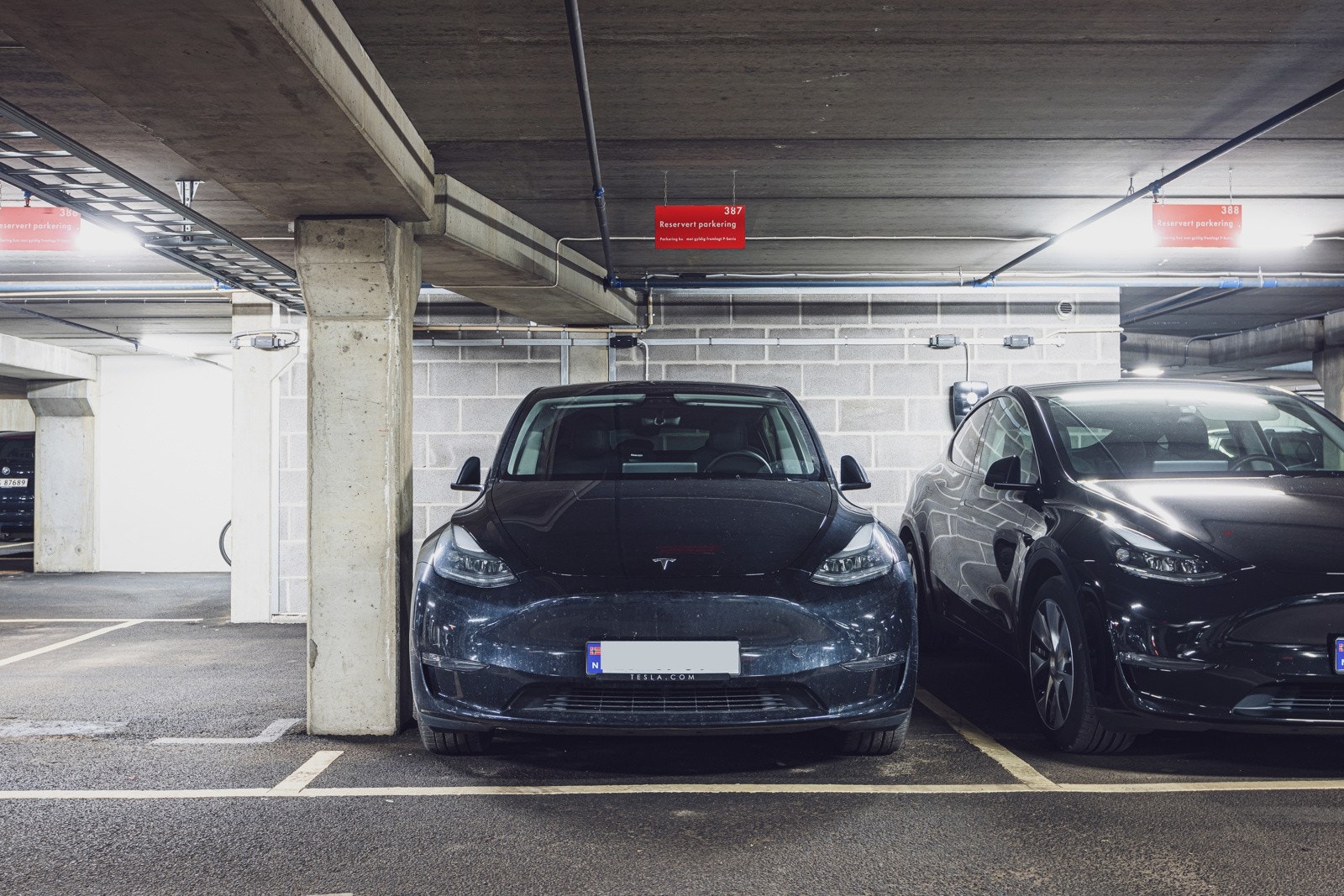 Med leiligheten medfølger det en parkeringsplass med elbil-lader i lukket garasjeanlegg. Enkel adomst via heis. Galleribilde