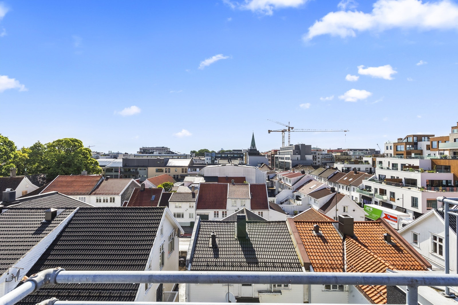 Flott utsikt fra takterrassen. Galleribilde