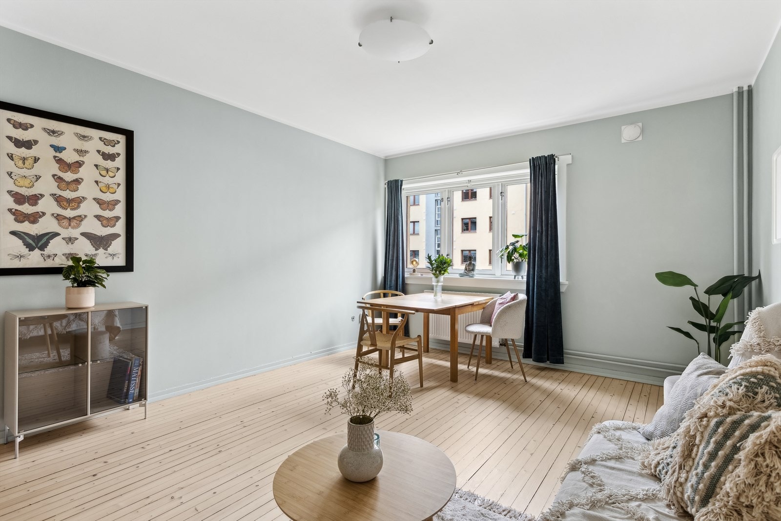 Her har du god plass til spisebord og sofaseksjon. Galleribilde
