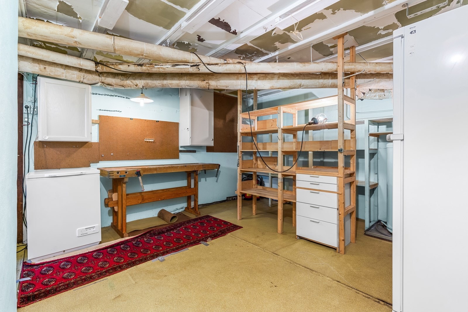 I underetasjen er det rikelig med oppbevaringsplass. Galleribilde