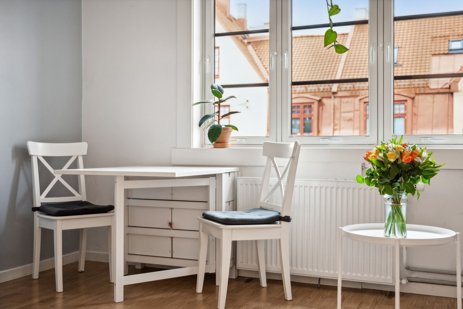 Varmtvann, fyring, internett og tv er inkludert i felleskostnadene Galleribilde