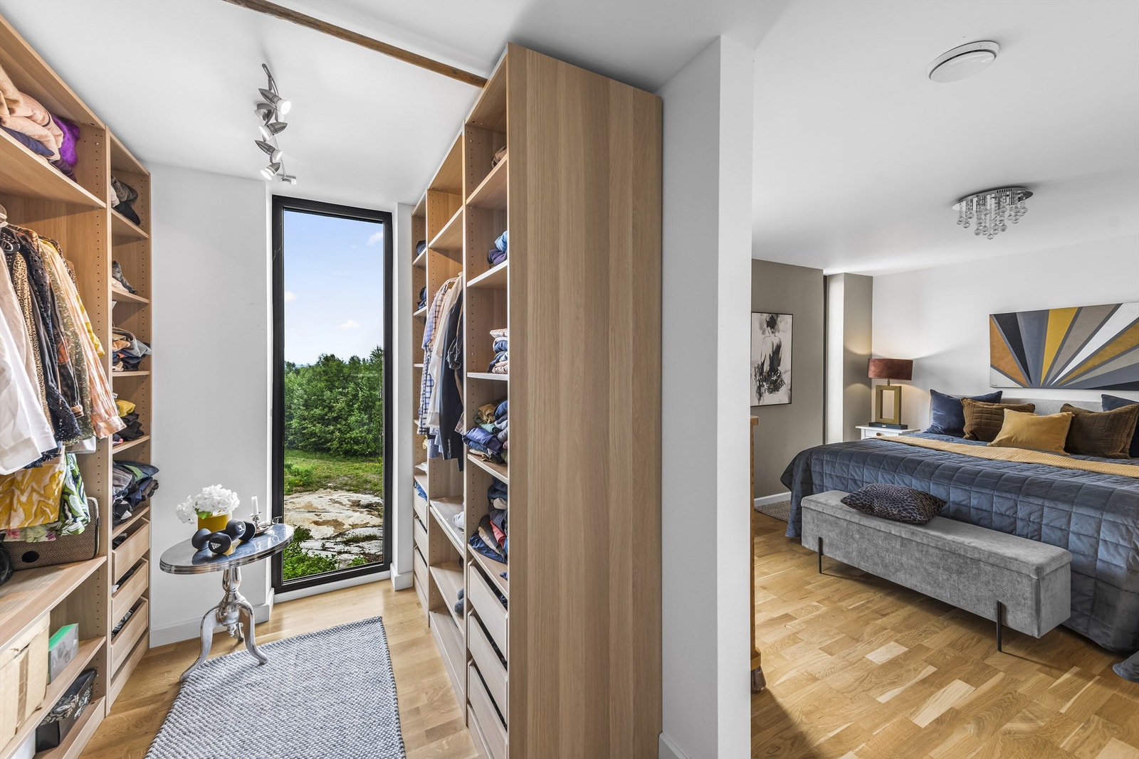 Tilhørende walk-in closet. Galleribilde