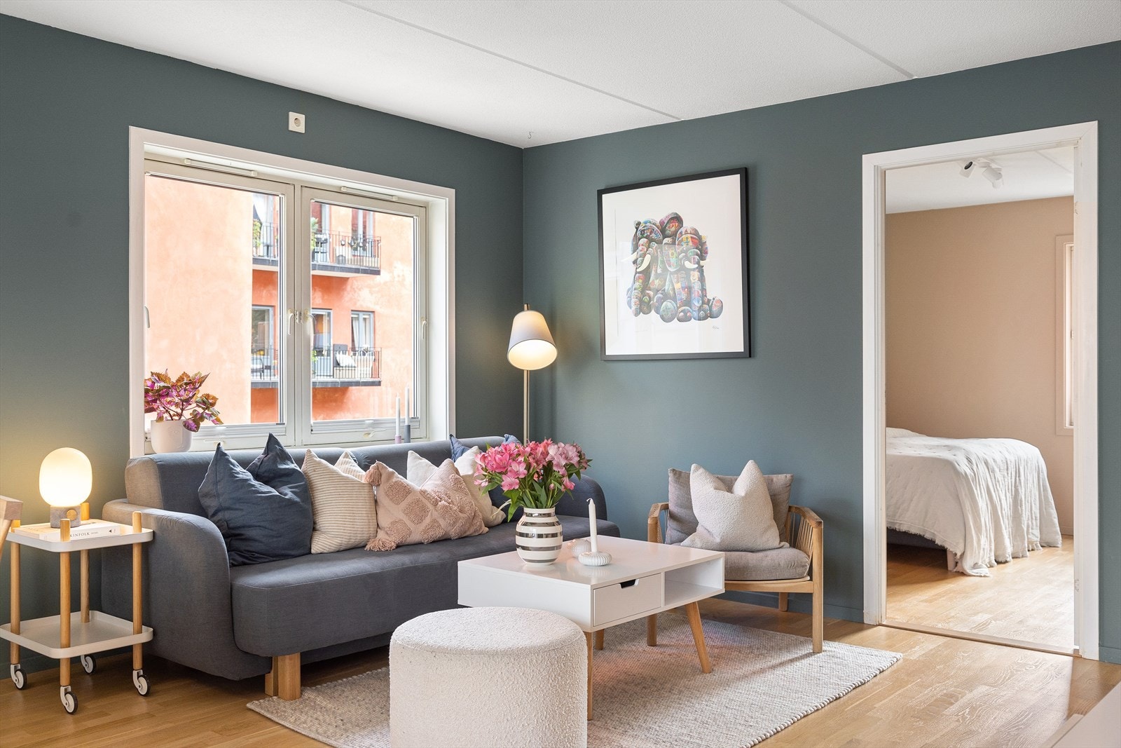 Fra stuen er det tilgang til soverommet Galleribilde