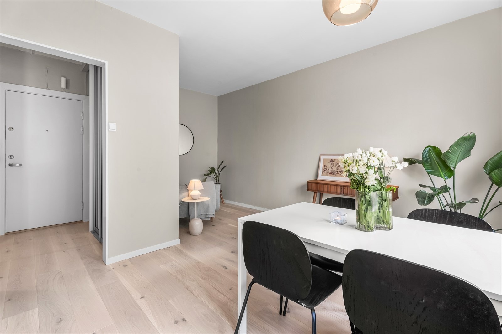 God plass til spisebord. Galleribilde