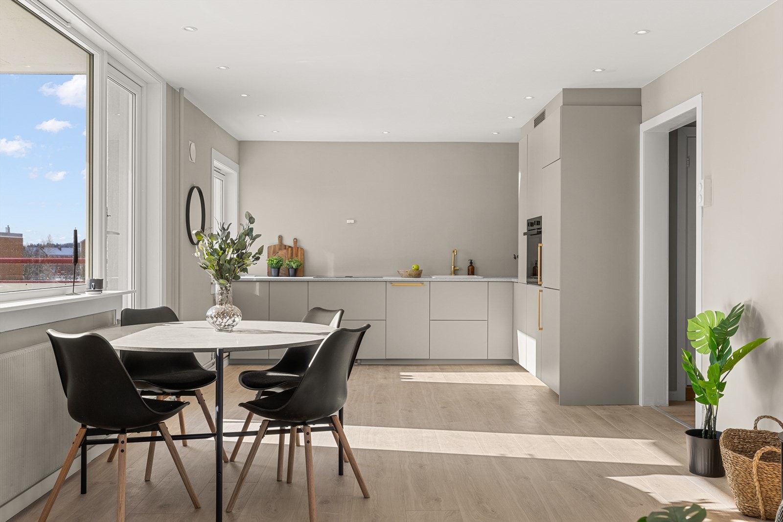 Nordvik Østensjø v/ Renee B. Løkke har gleden av å presentere Rugveien 44 Galleribilde