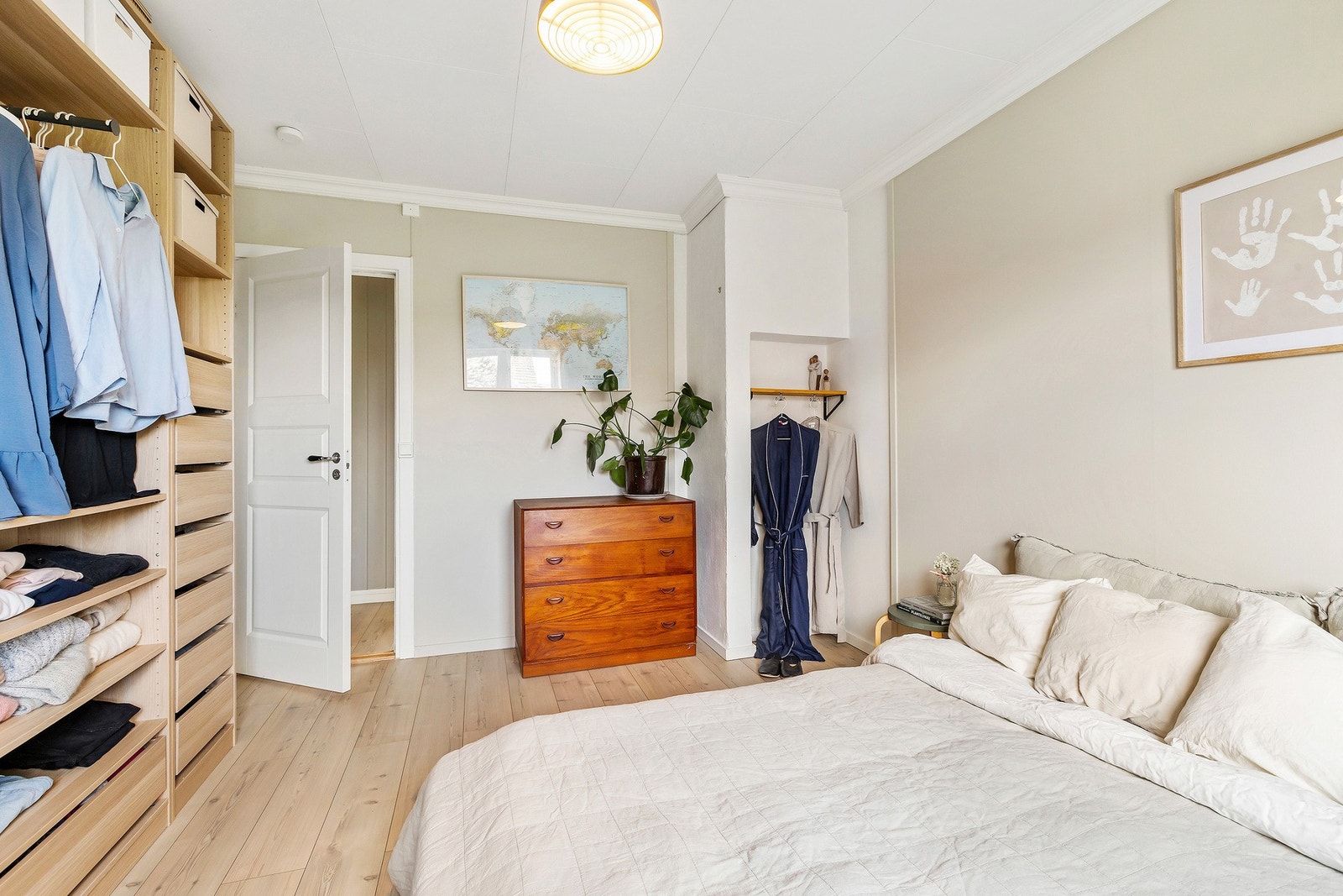 Nydelig pax-garderobe fra IKEA. Galleribilde