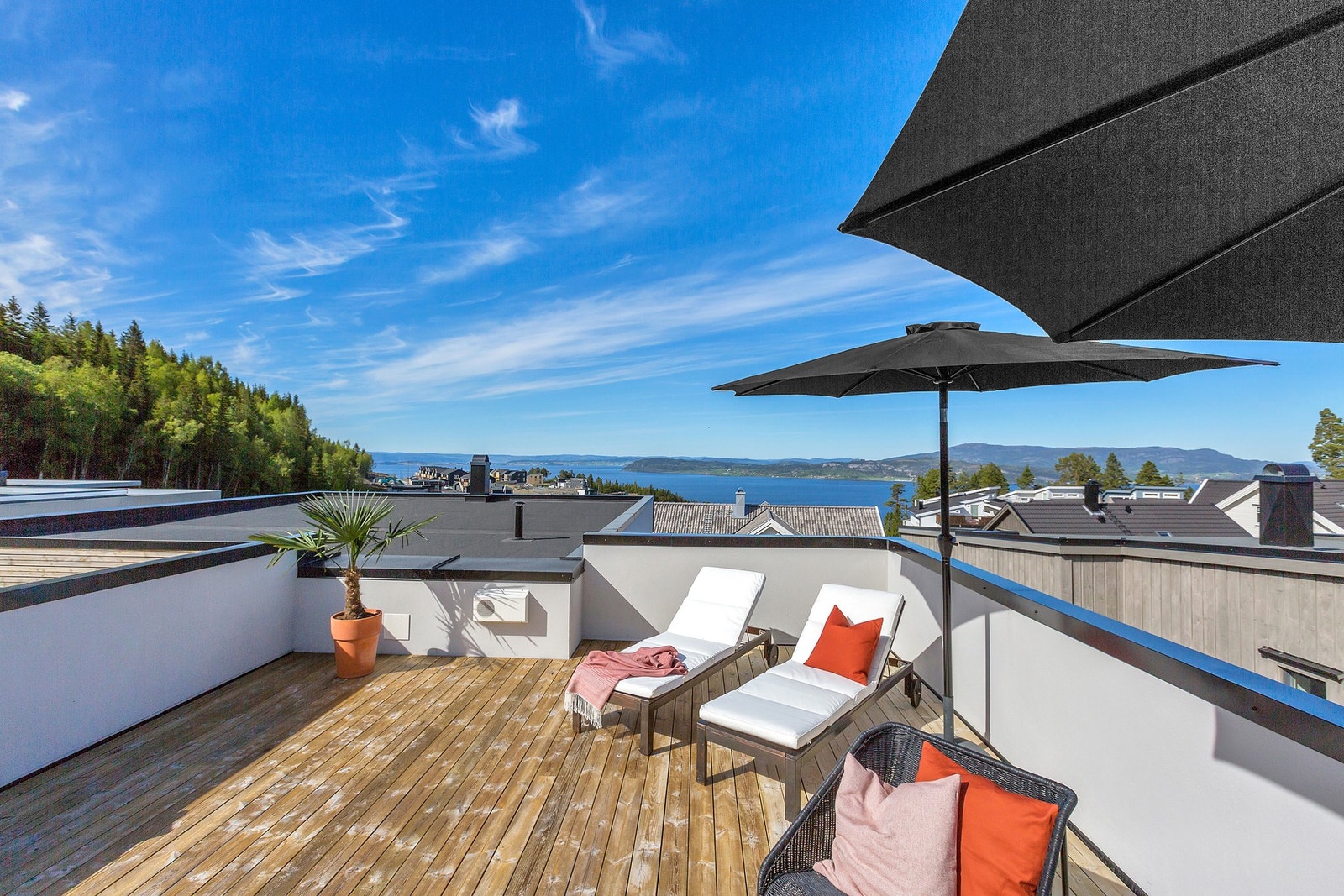 Bjelkelag på takterrassen er forsterket slik at man kan plassere et boblebad/jacuzzi her. Galleribilde