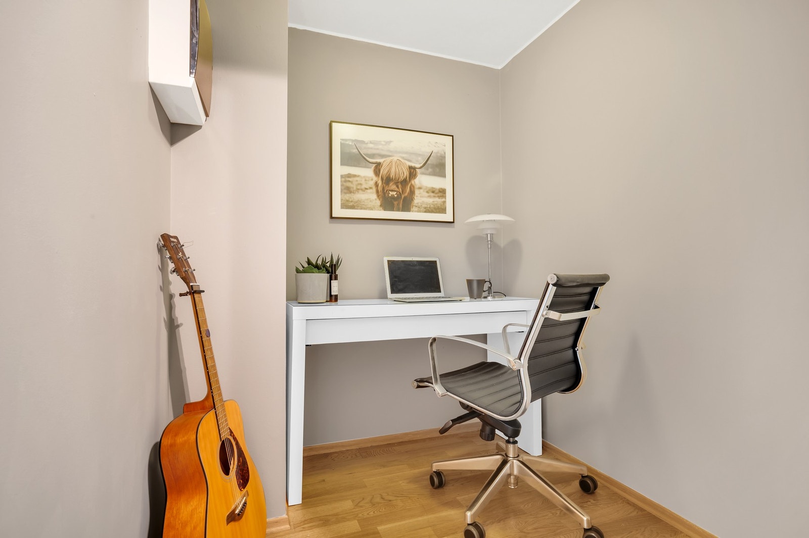 Praktisk bod på 2,8m² som per dags dato brukes som et kontor. Galleribilde