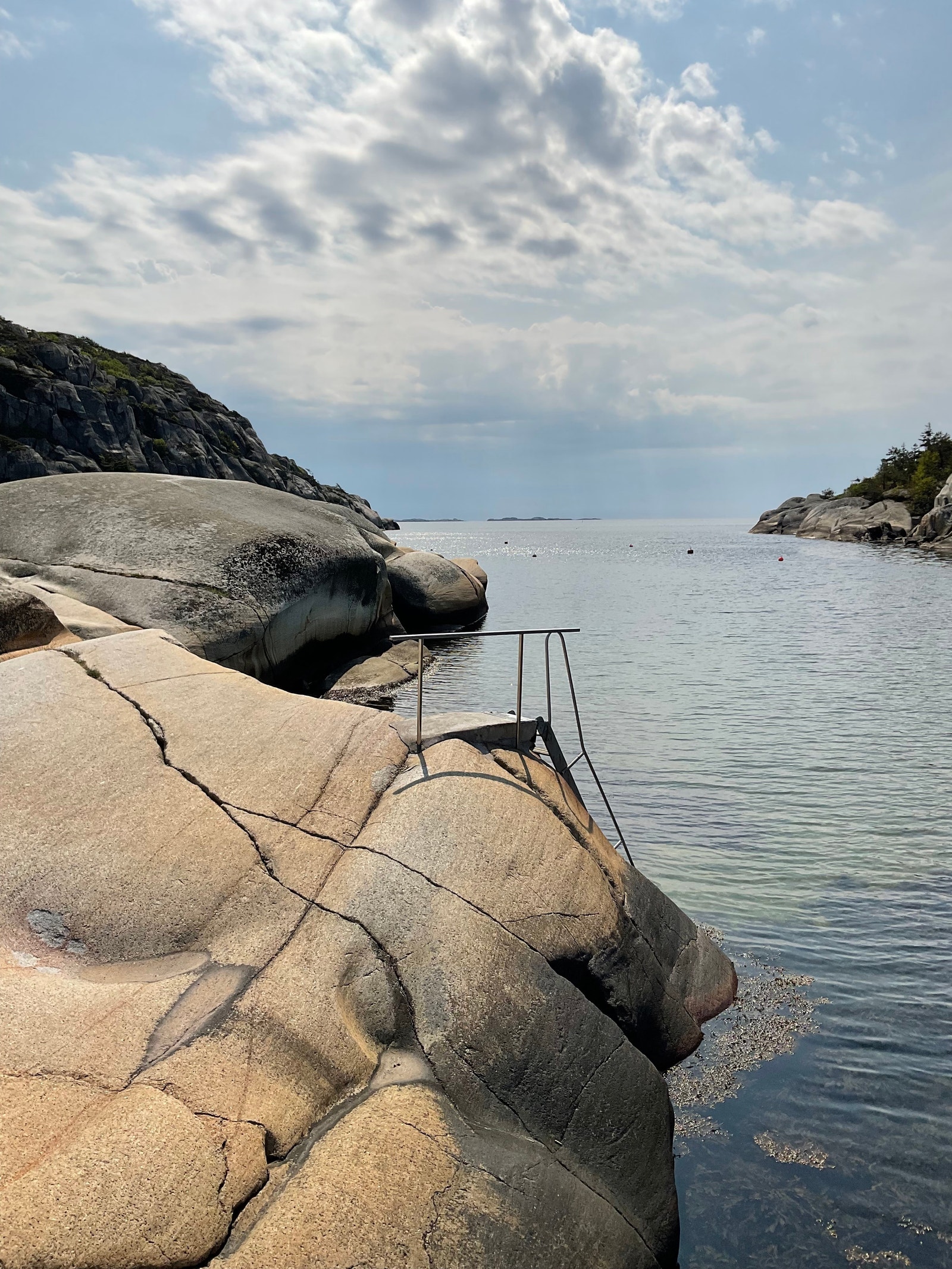 Kort avstand til Herfellbukta og de alle de andre fantastiske badeplassene i området. Galleribilde