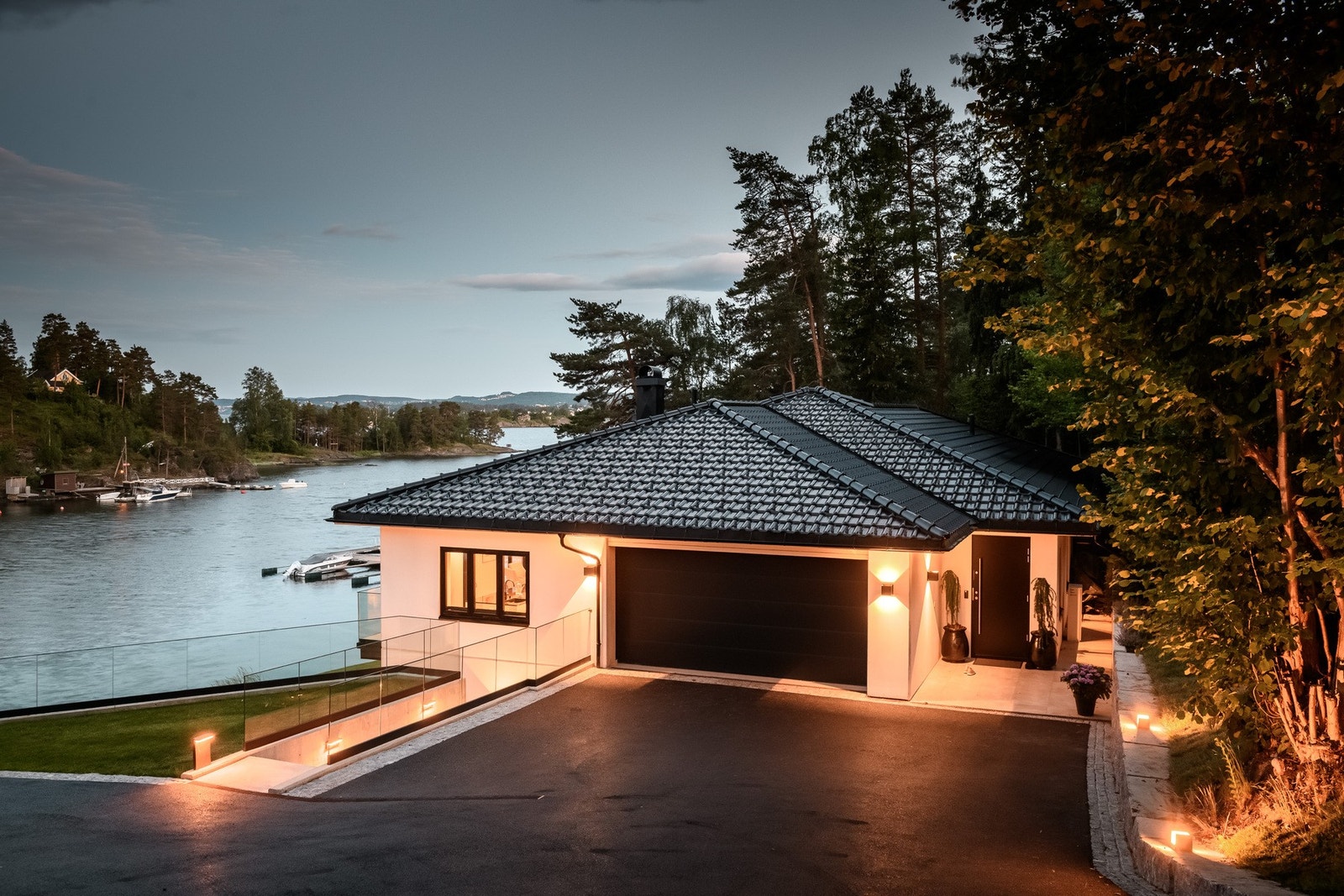 Flott første inntrykk når du ankommer eiendommen. Galleribilde