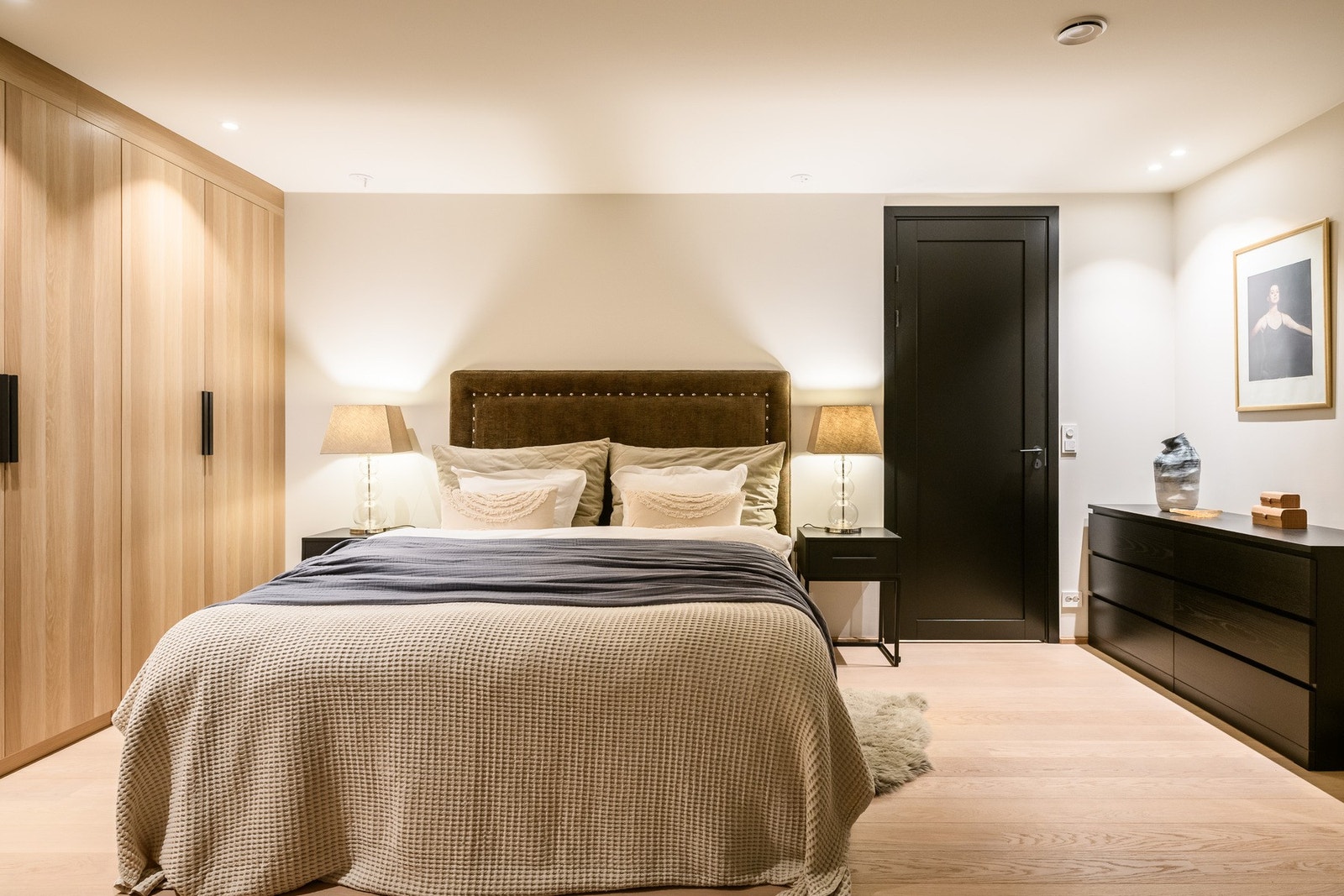 Lun og hyggelig atmosfære på kveldstid. Galleribilde